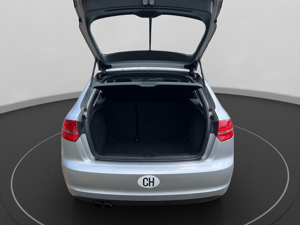 AUDI A3 Sportback 1.8 TFSI Attraction-image-10
