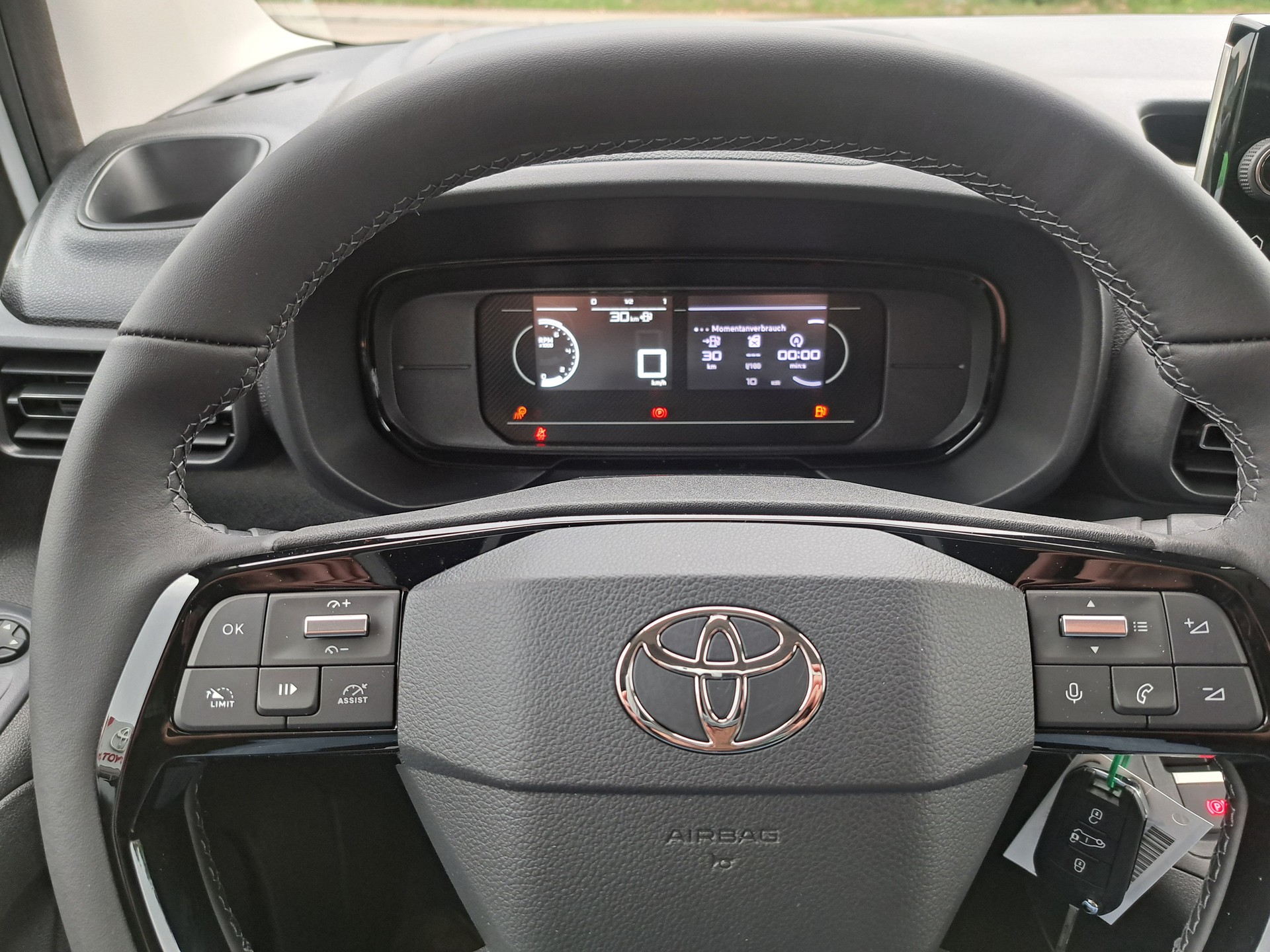 TOYOTA Proace City Van 1.2 Active Medium-image-9