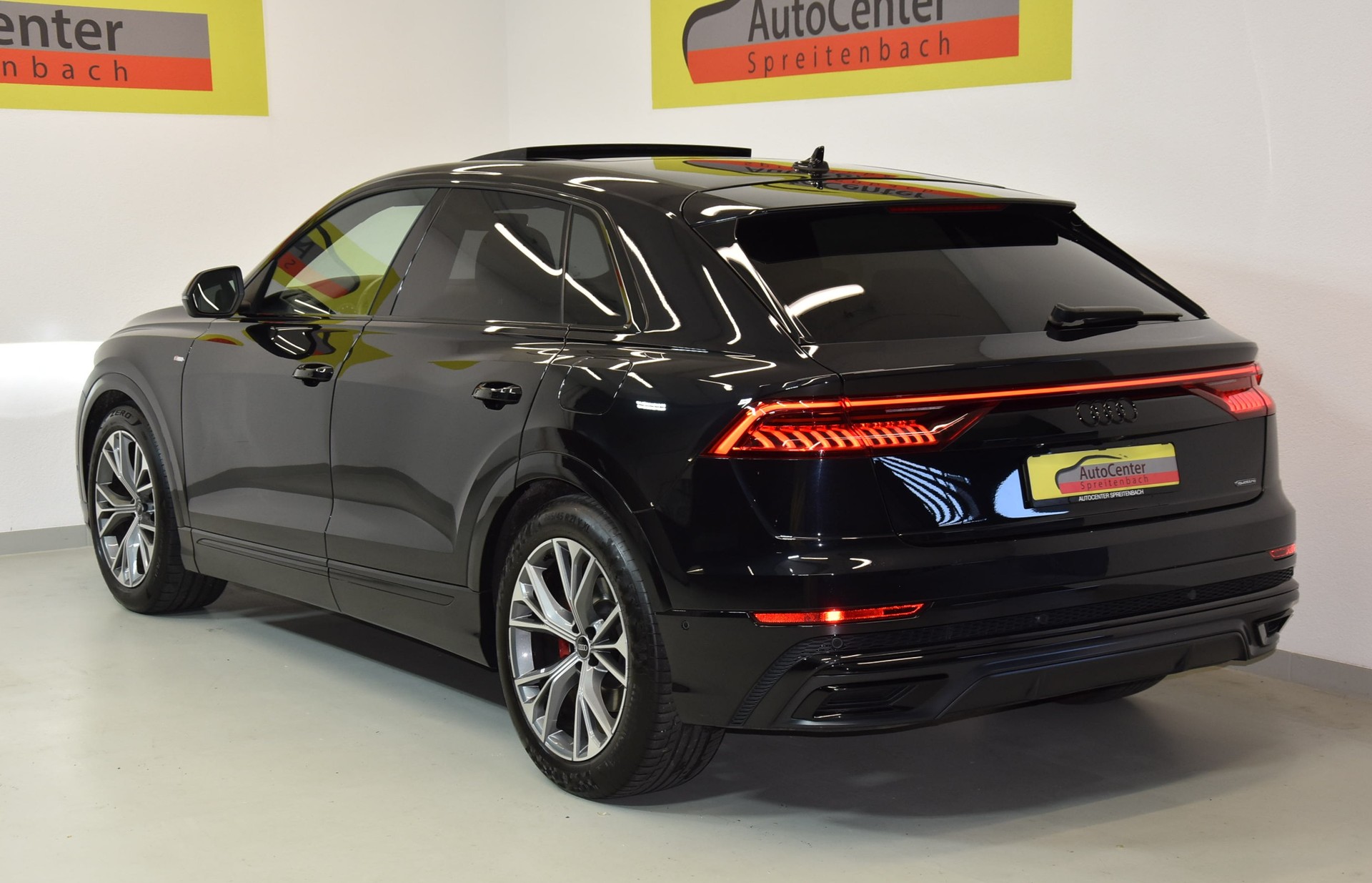 AUDI Q8 60 TFSI e S-Line quattro PHEV-image-14