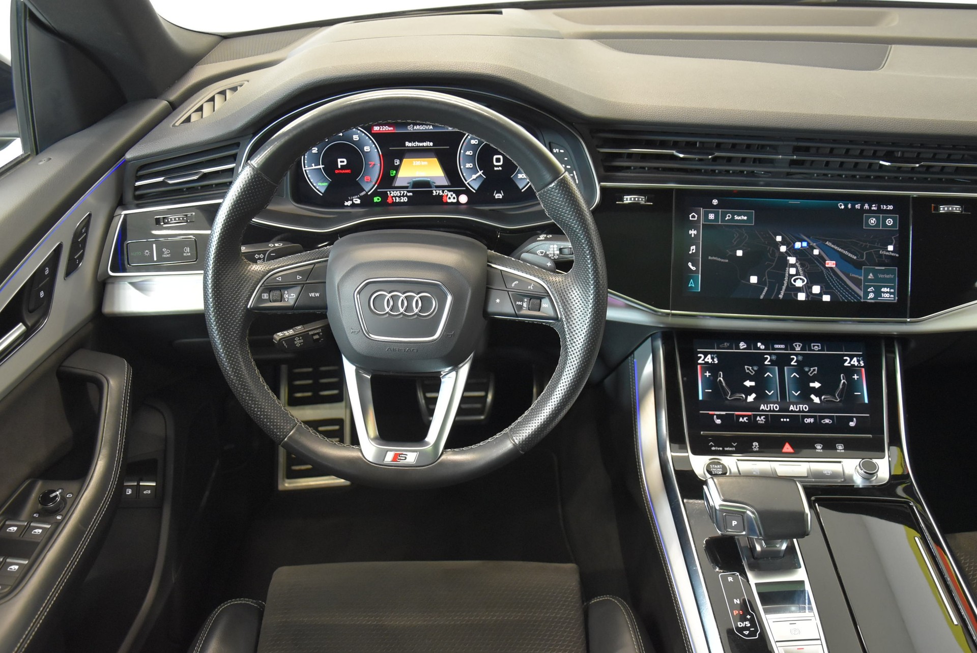 AUDI Q8 60 TFSI e S-Line quattro PHEV-image-4