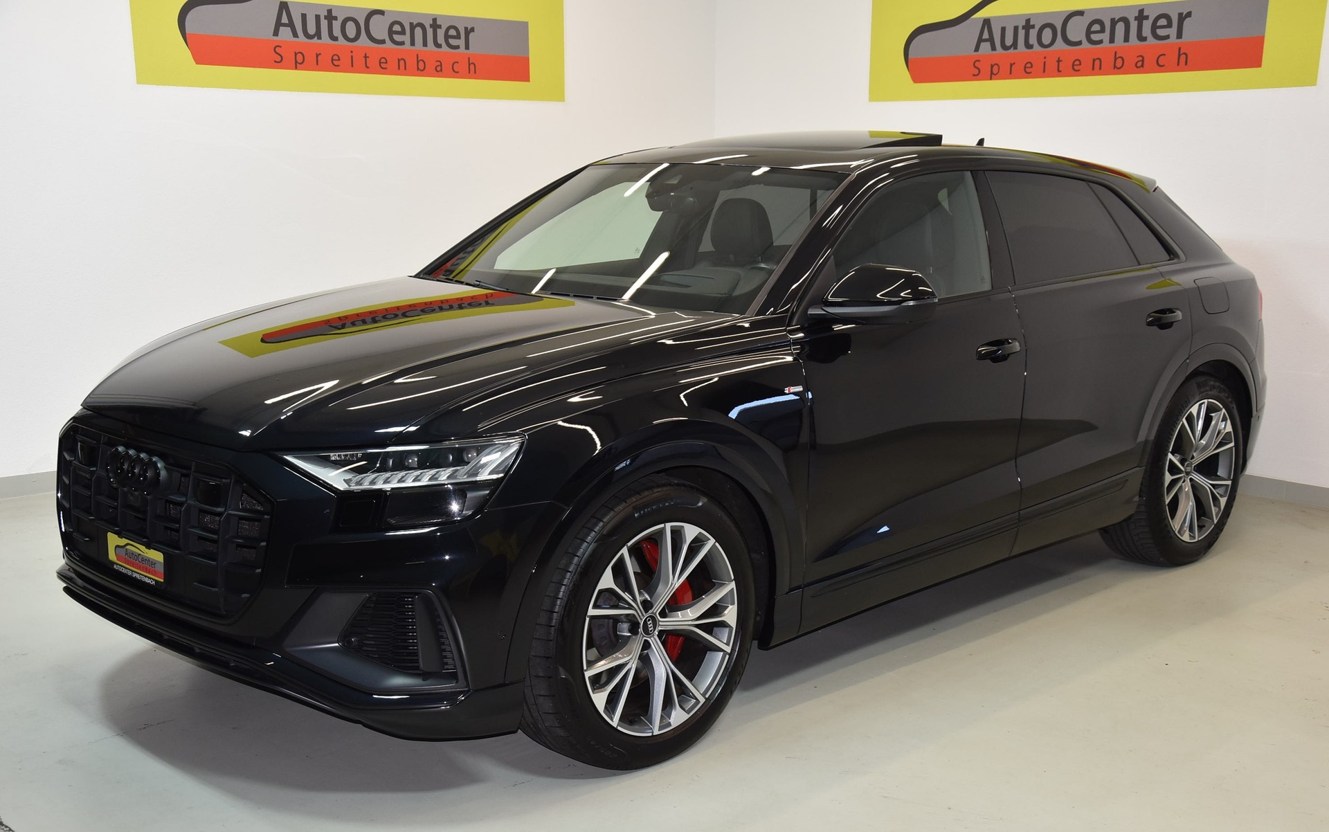 AUDI Q8 60 TFSI e S-Line quattro PHEV-image-1