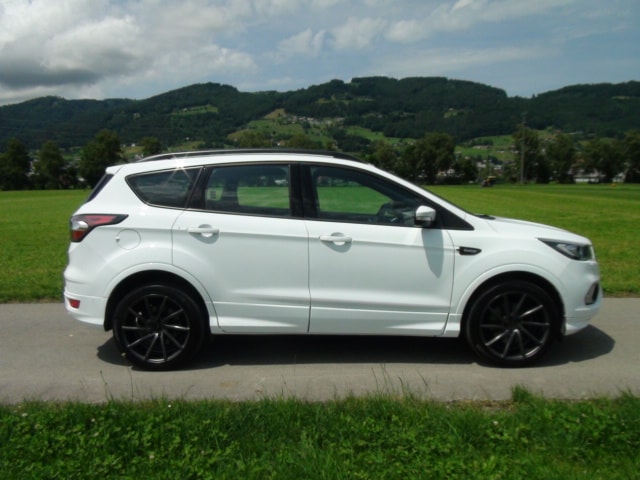 FORD Kuga 2.0 TDCi 150 ST-Line FPS-image-4