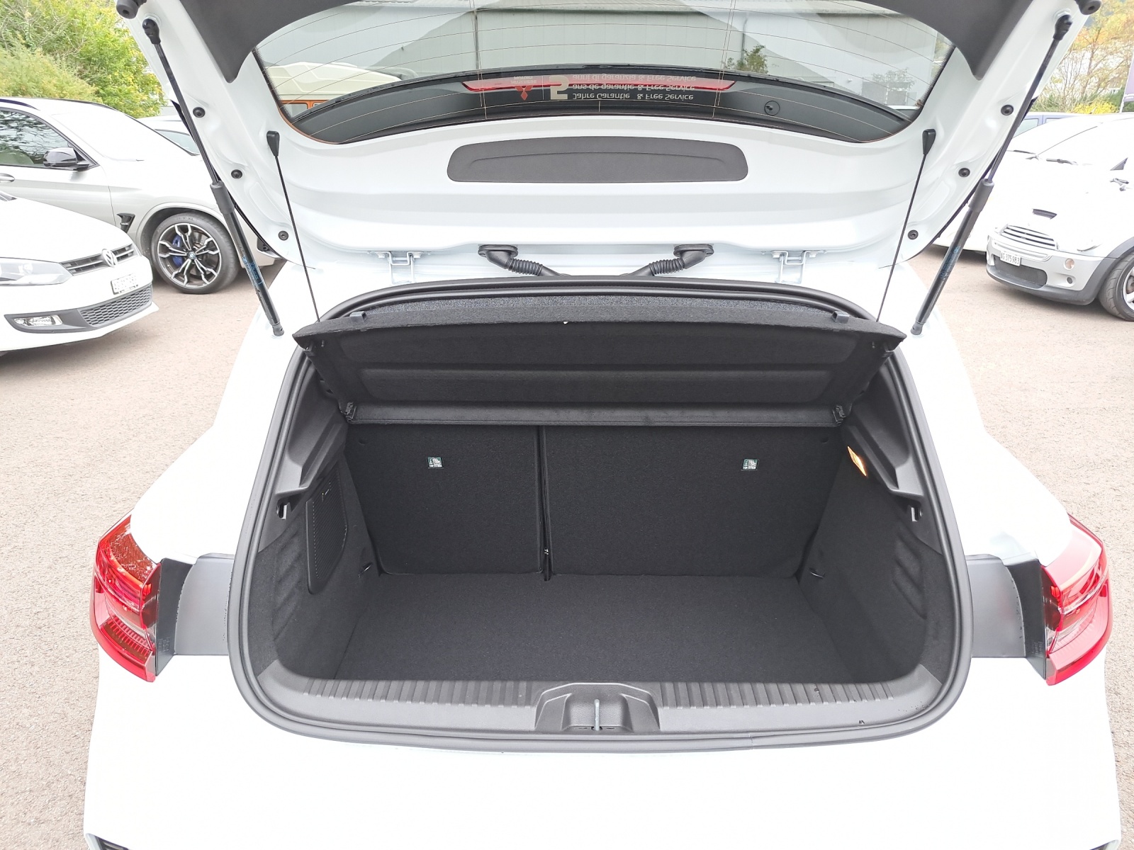 MITSUBISHI Colt 1.6 HEV Instyle-image-17