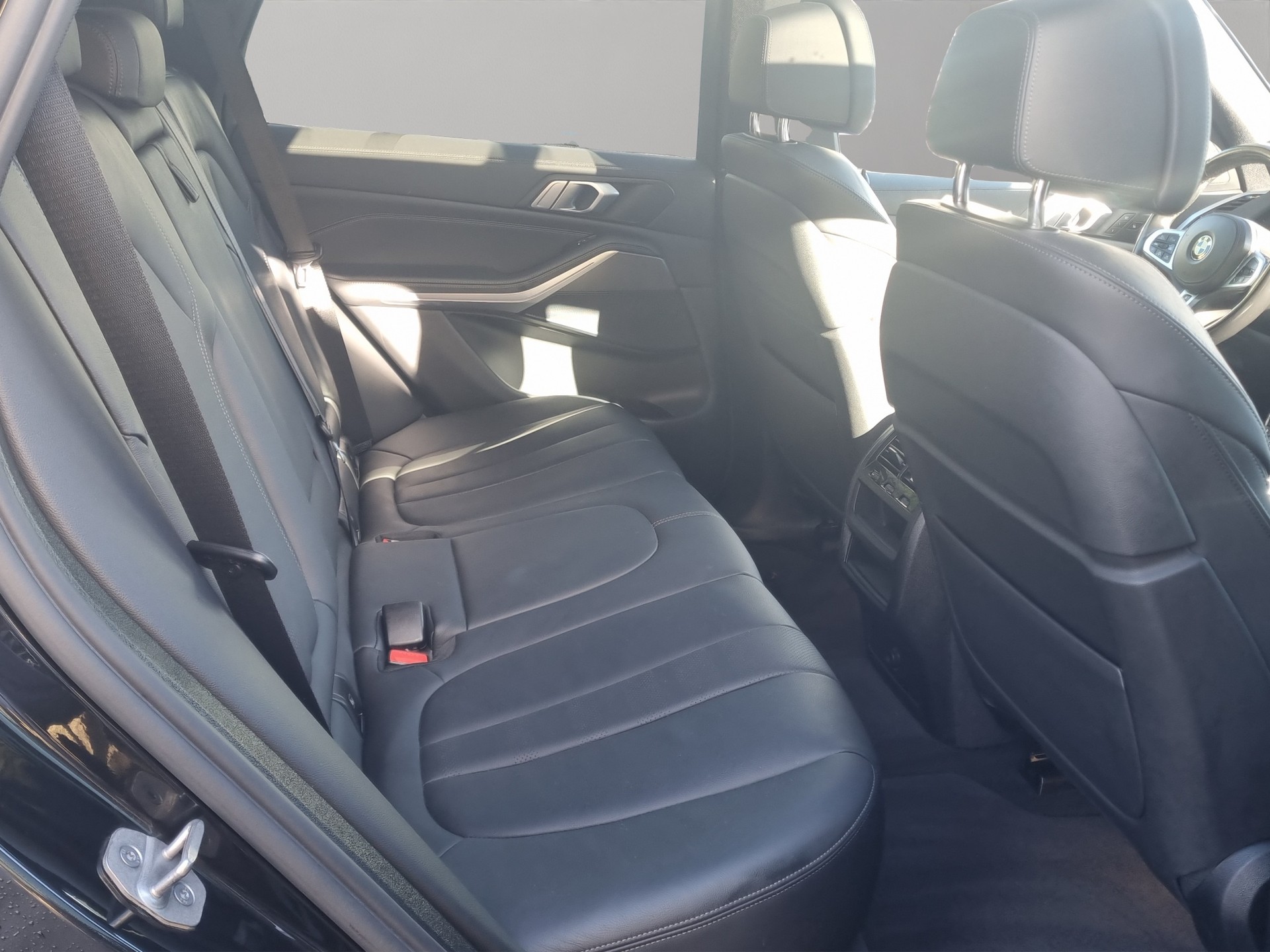 BMW X5 xDrive 48V 40d M Sport Steptronic-image-18