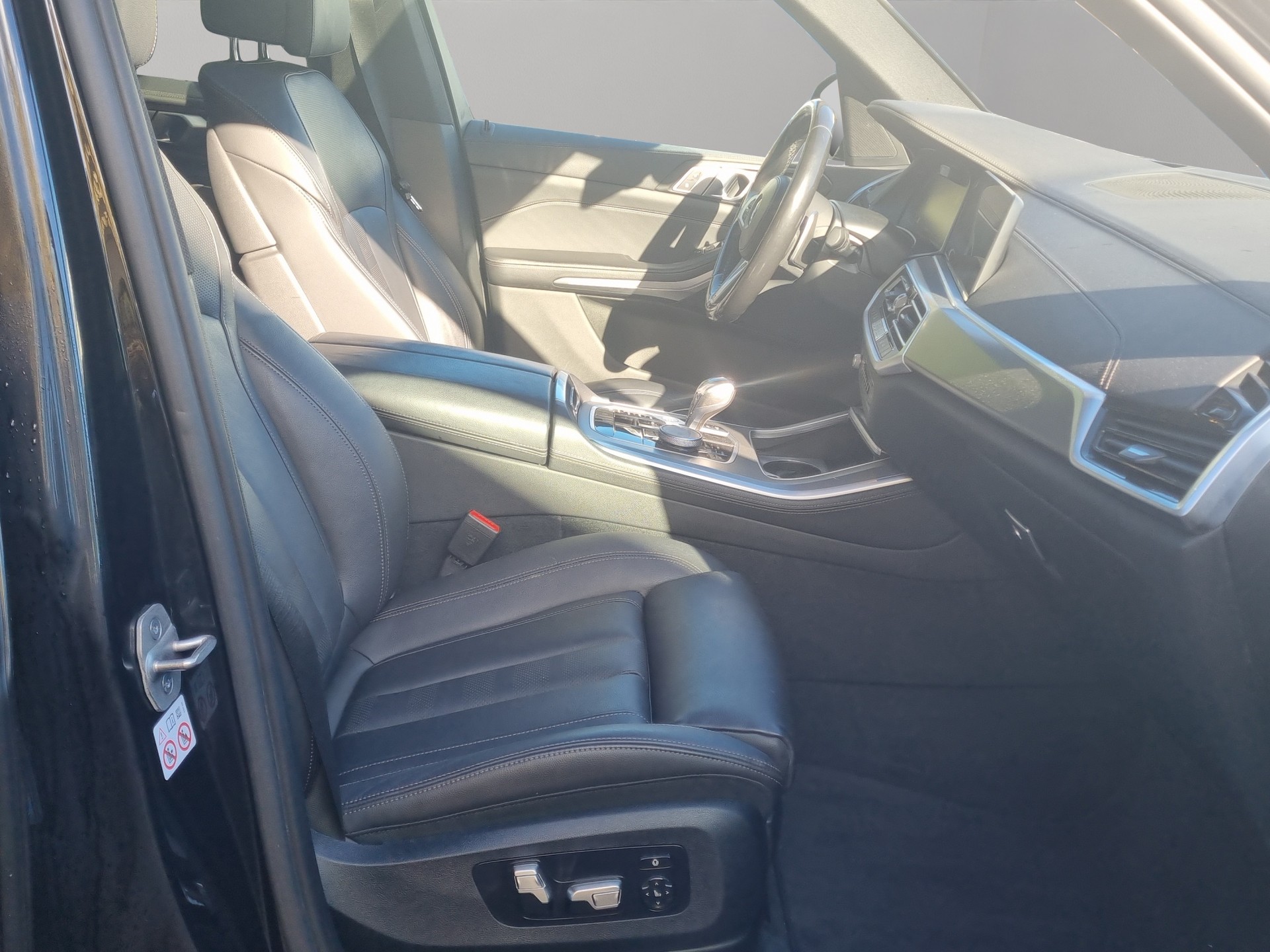 BMW X5 xDrive 48V 40d M Sport Steptronic-image-16