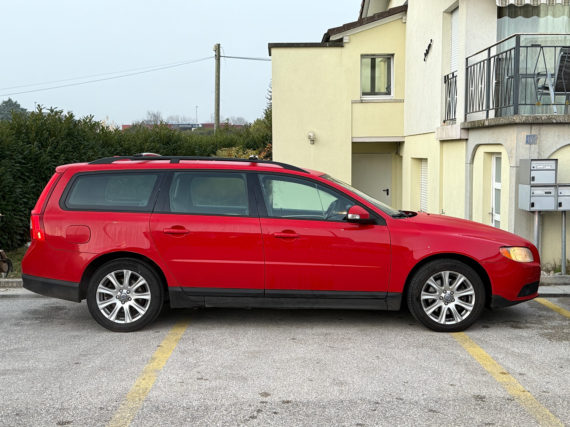 VOLVO V70 2.5T Kinetic Geartronic-image-4
