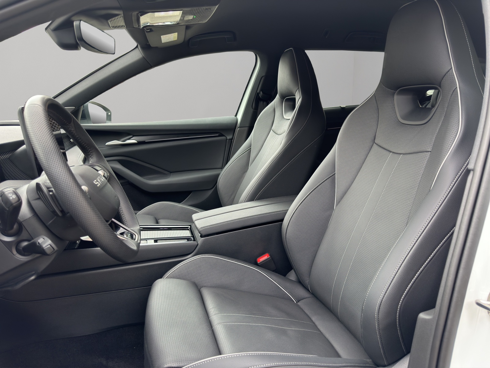 SKODA Superb Combi 2.0 TSI Sportline 4x4 DSG-image-8