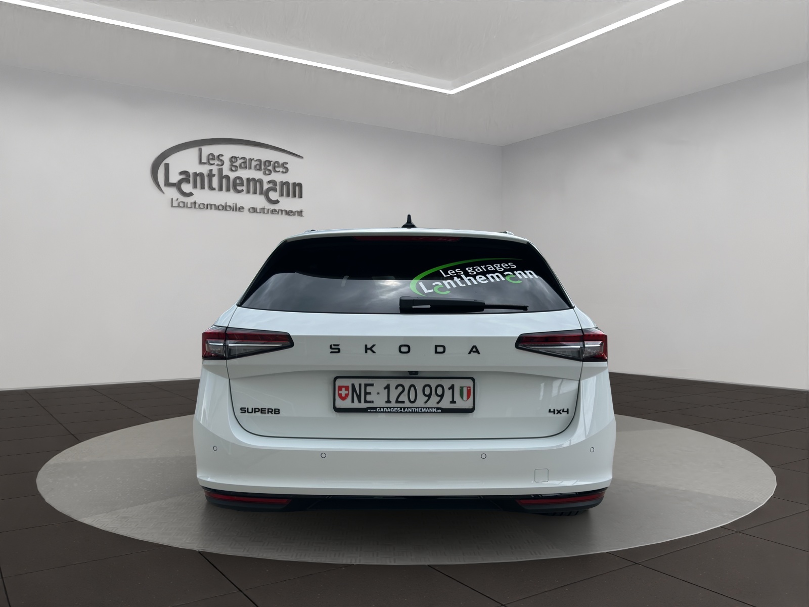 SKODA Superb Combi 2.0 TSI Sportline 4x4 DSG-image-3