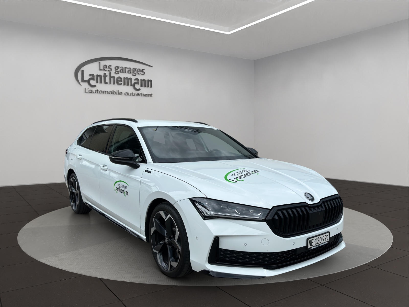 SKODA Superb Combi 2.0 TSI Sportline 4x4 DSG-image-5