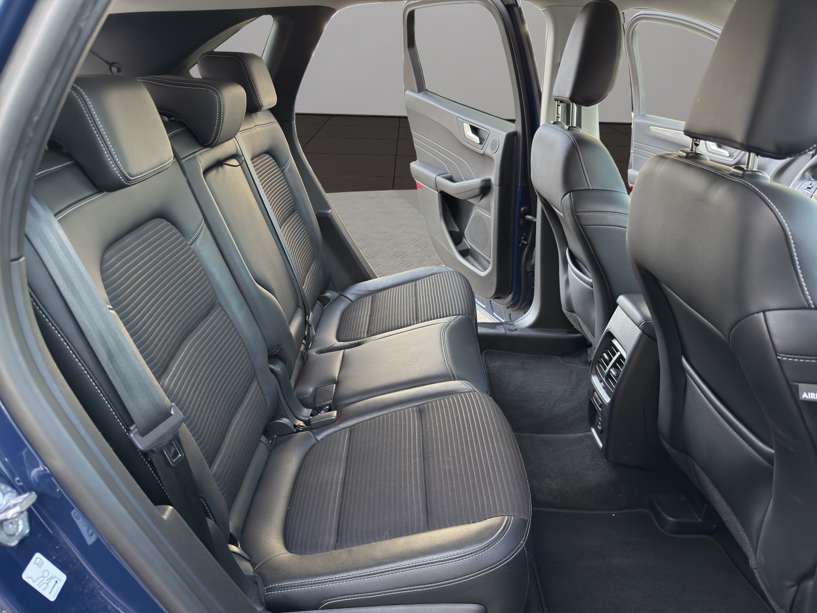 FORD Kuga 2.5 PHEV Titanium X 2WD-image-17