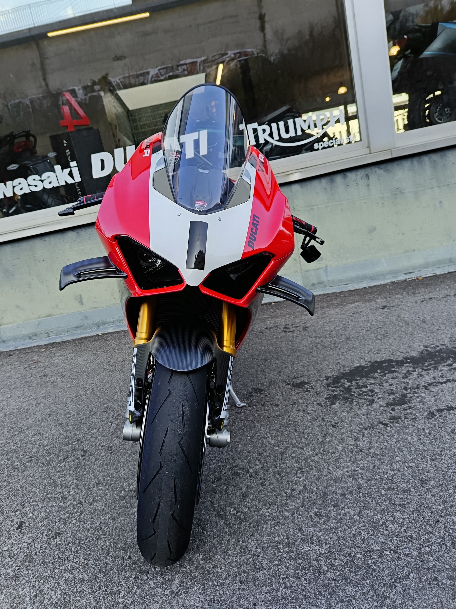DUCATI Panigale V4 R-showroom-element-3