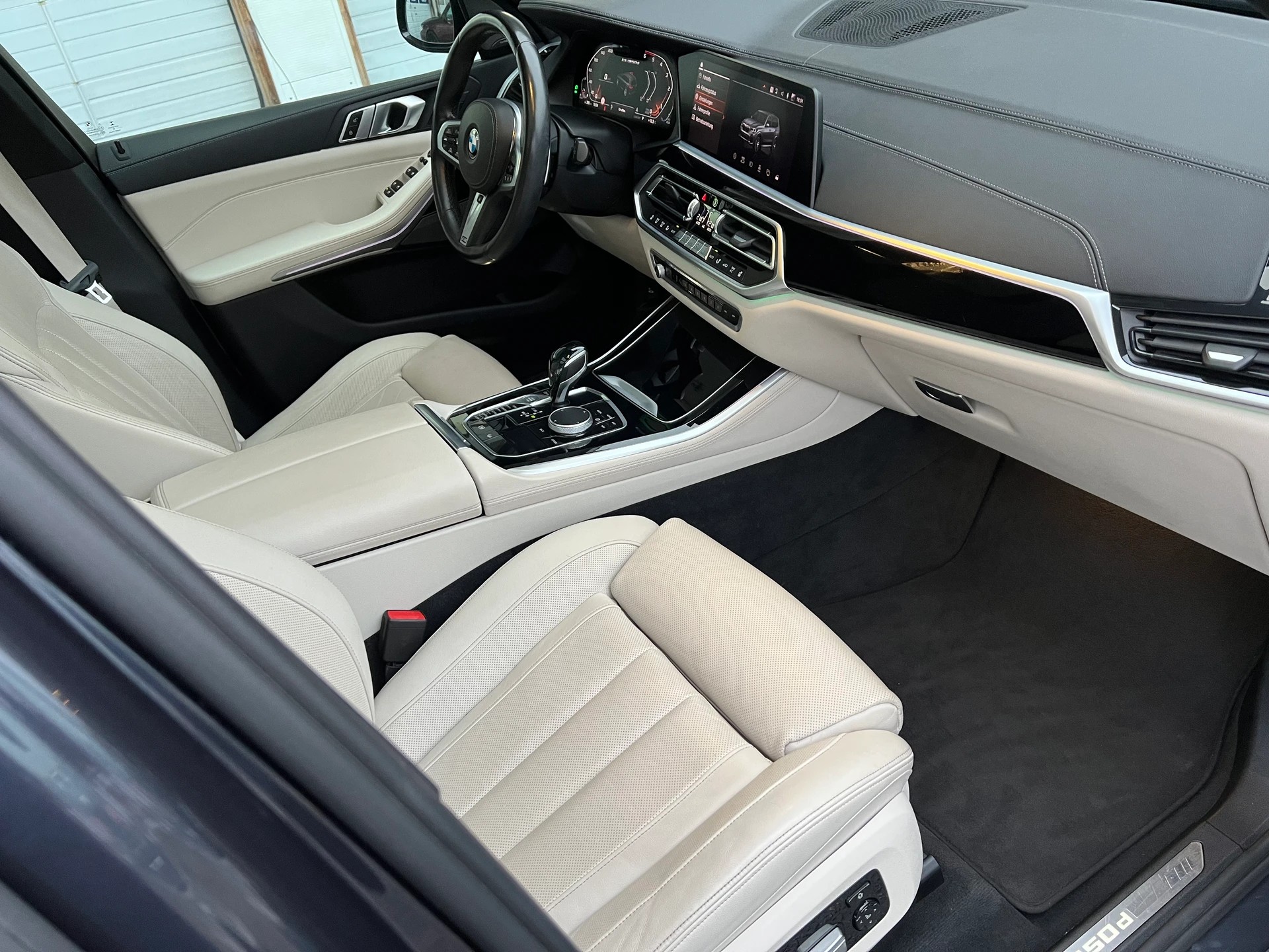 BMW X5 xDrive M50d Steptronic-image-9
