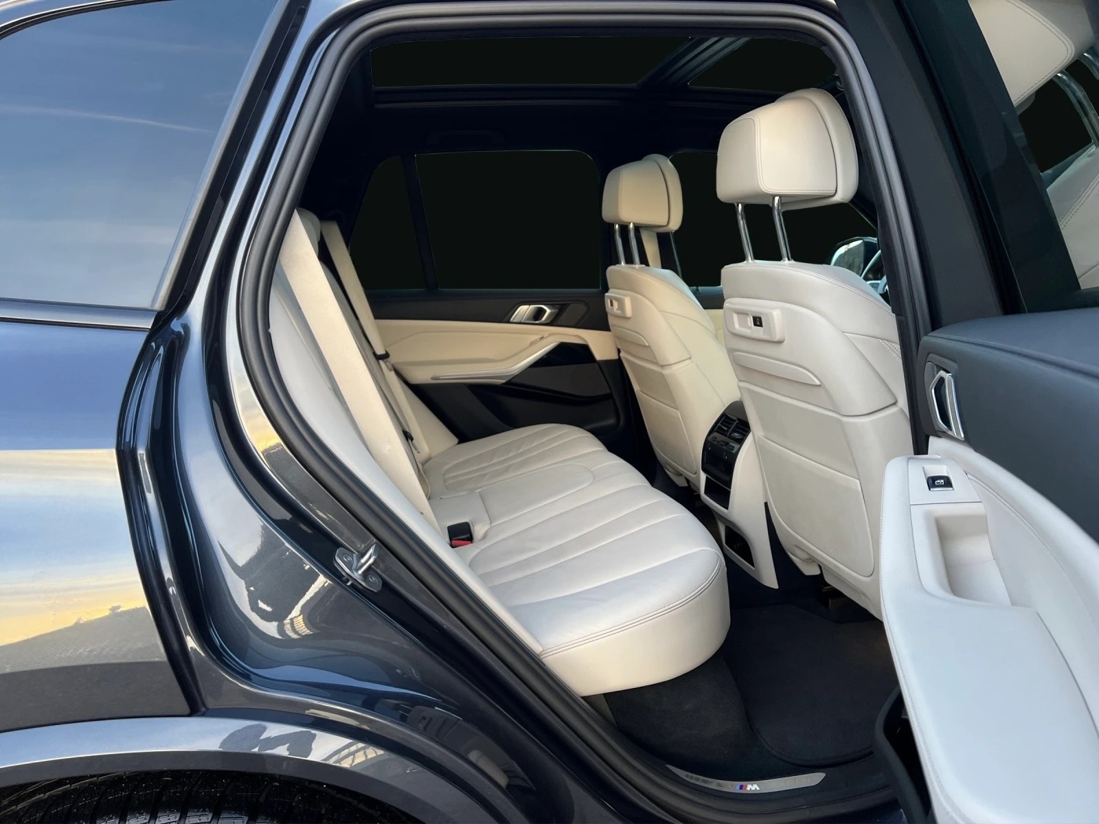 BMW X5 xDrive M50d Steptronic-image-14