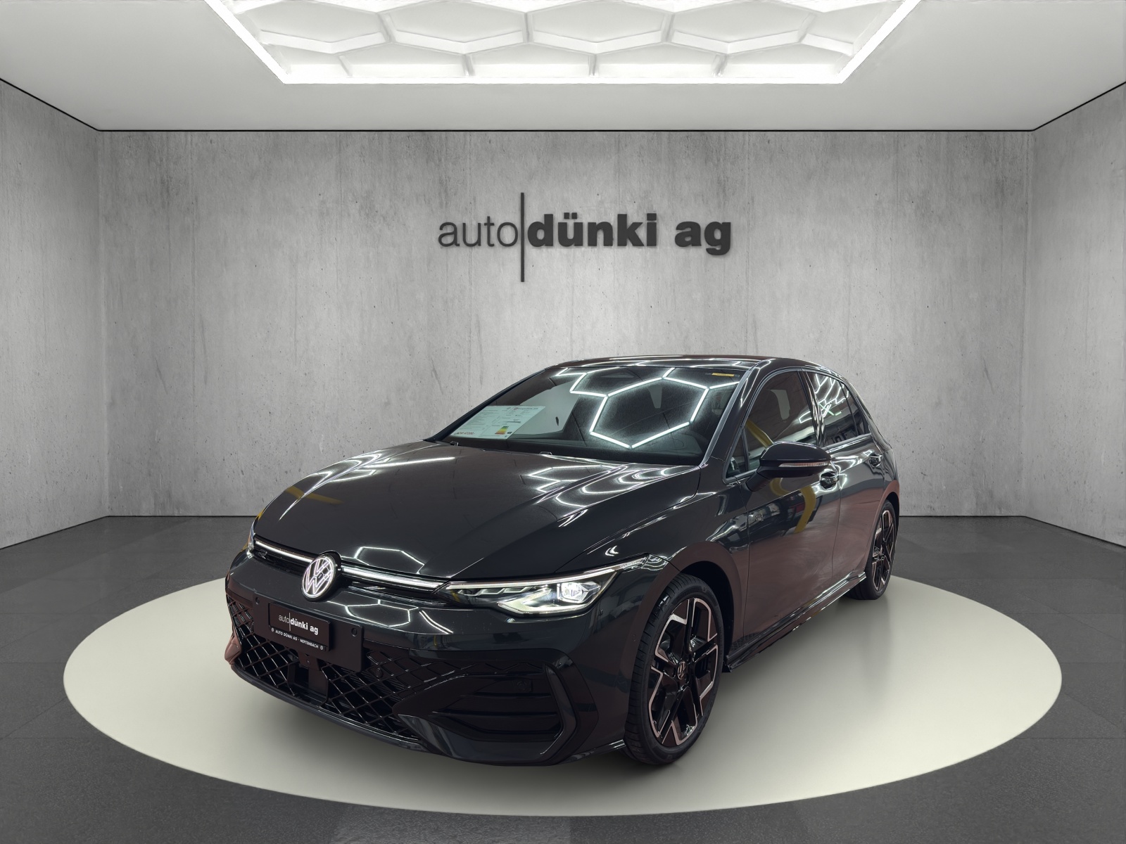 VW Golf 2.0 TSI R-Line DSG 4 Motion-image-0
