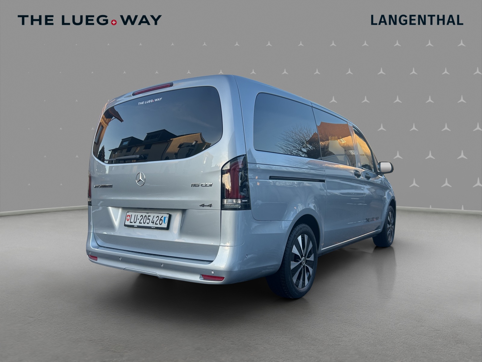 MERCEDES-BENZ Vito 116 CDI Lang Tourer 9G-Tronic 4M Select-image-4