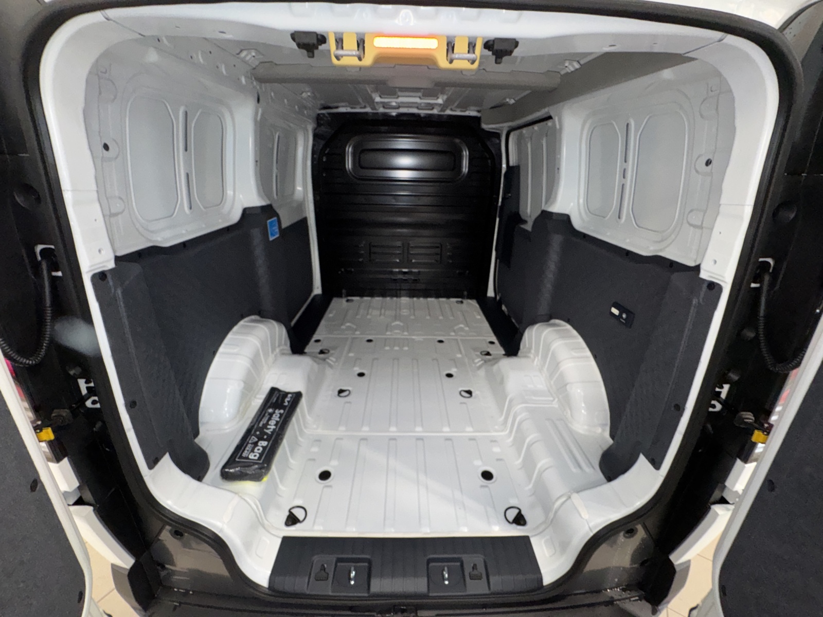 KIA Cargo 71.2 kWh Plus-image-9