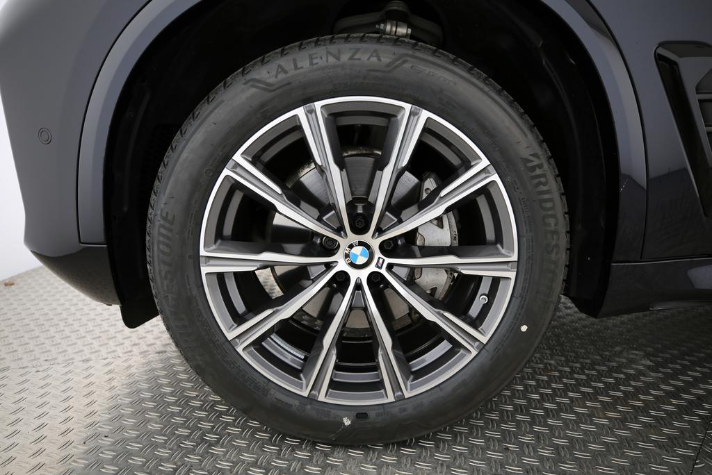 BMW X5 30d xDrive SAG-image-17