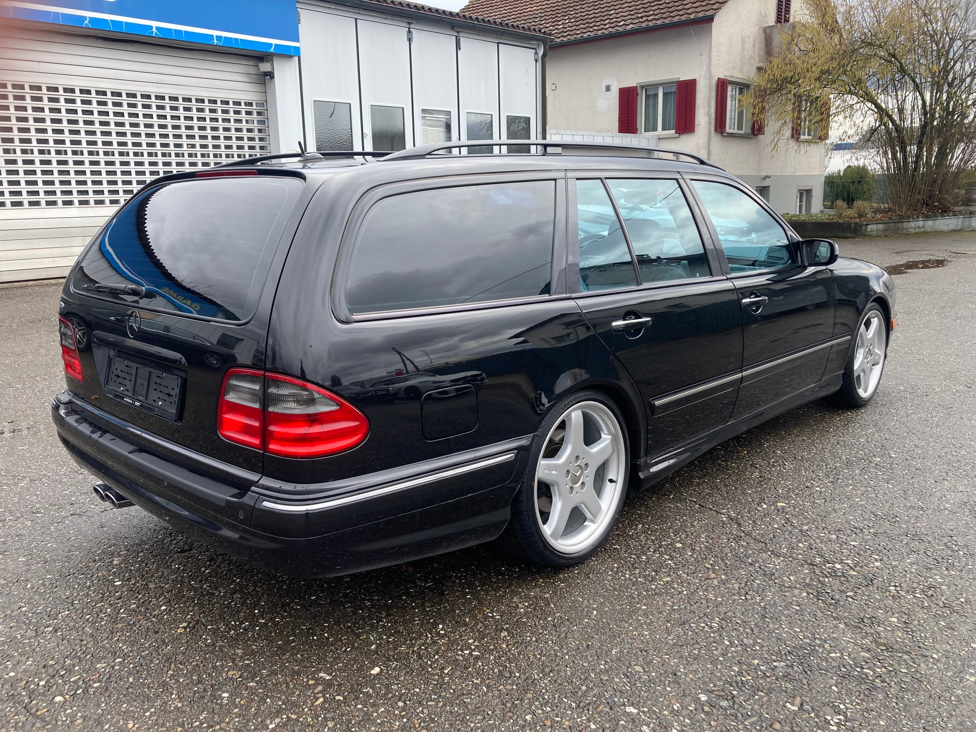 MERCEDES-BENZ E 55 AMG Avantgarde Automatic-image-4