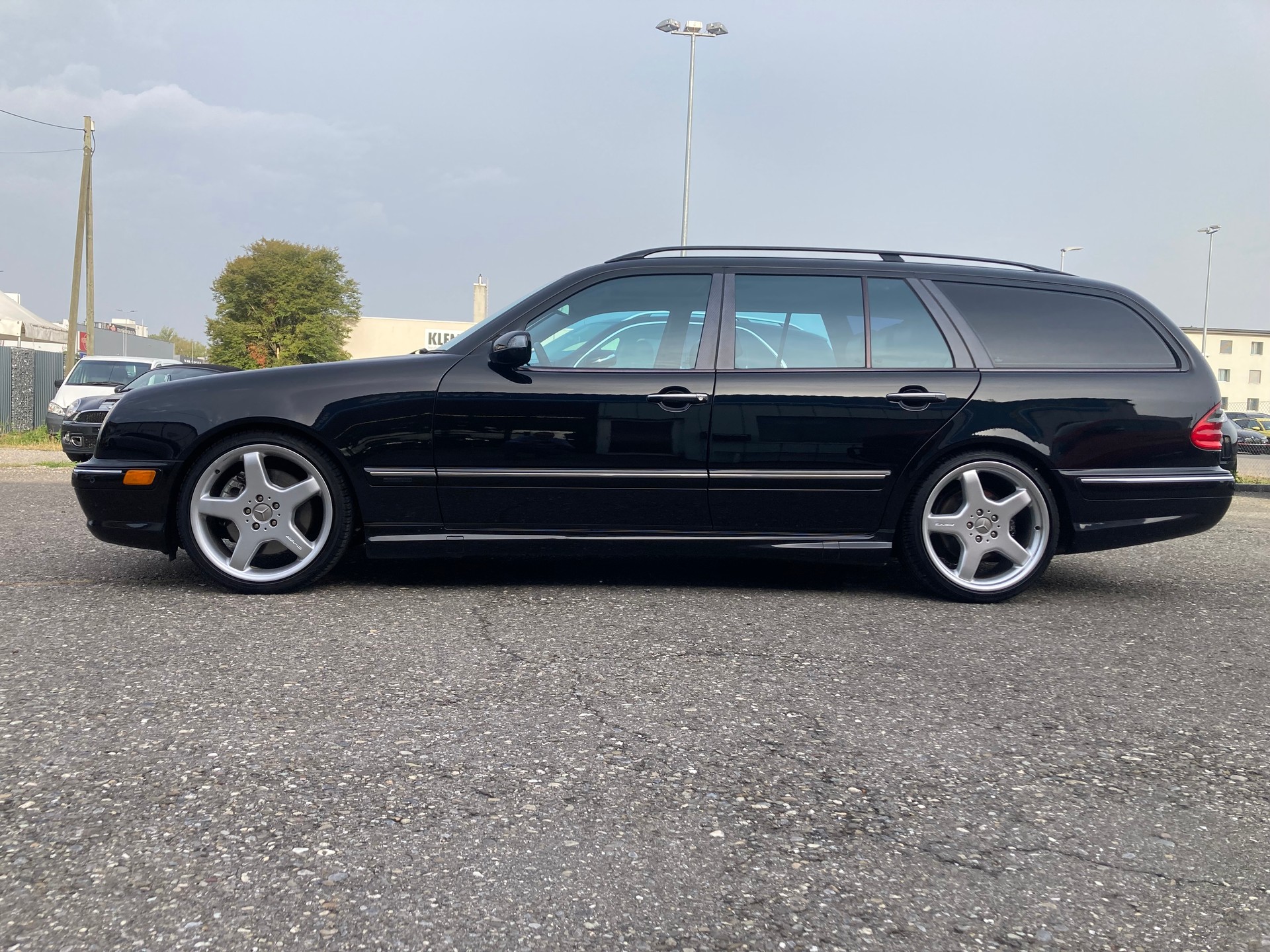 MERCEDES-BENZ E 55 AMG Avantgarde Automatic-image-4
