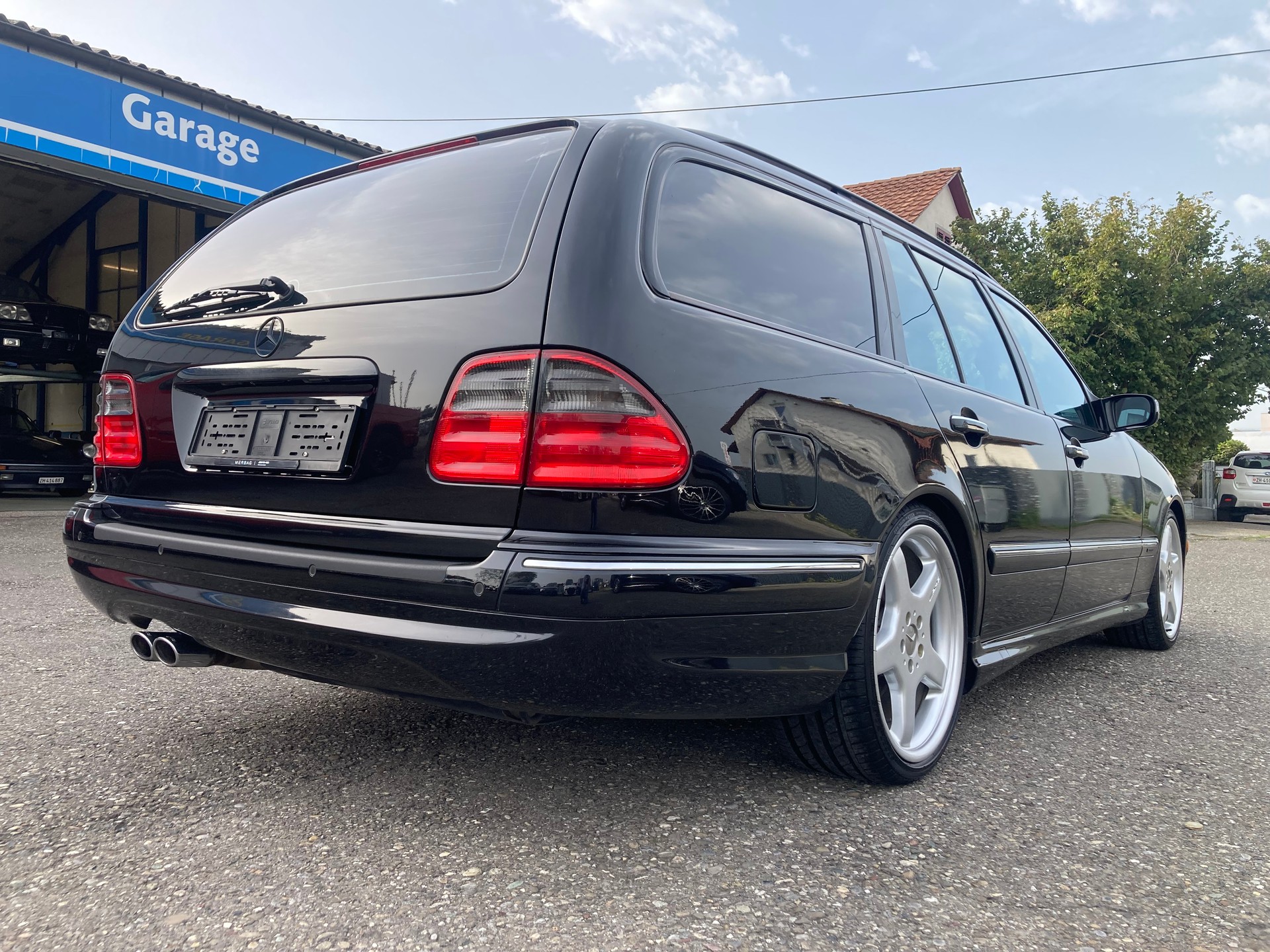 MERCEDES-BENZ E 55 AMG Avantgarde Automatic-image-6