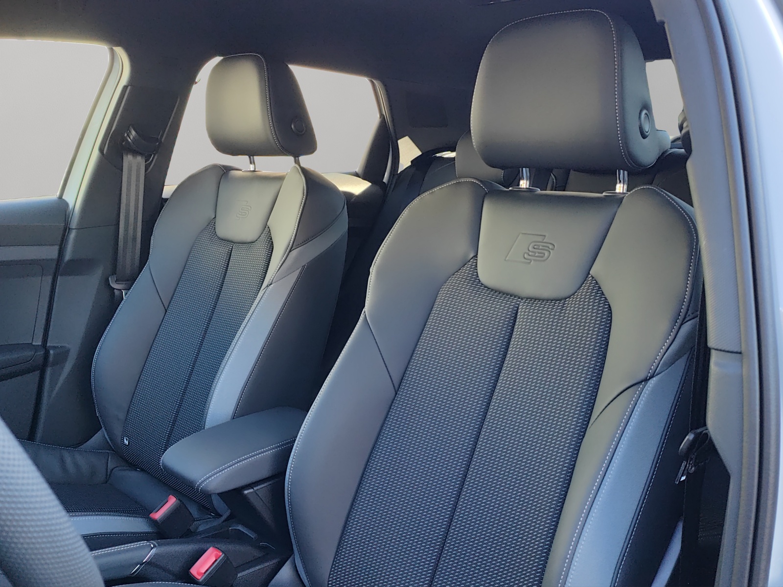 AUDI A1 Sportback 35 TFSI S Line S-tronic-image-7