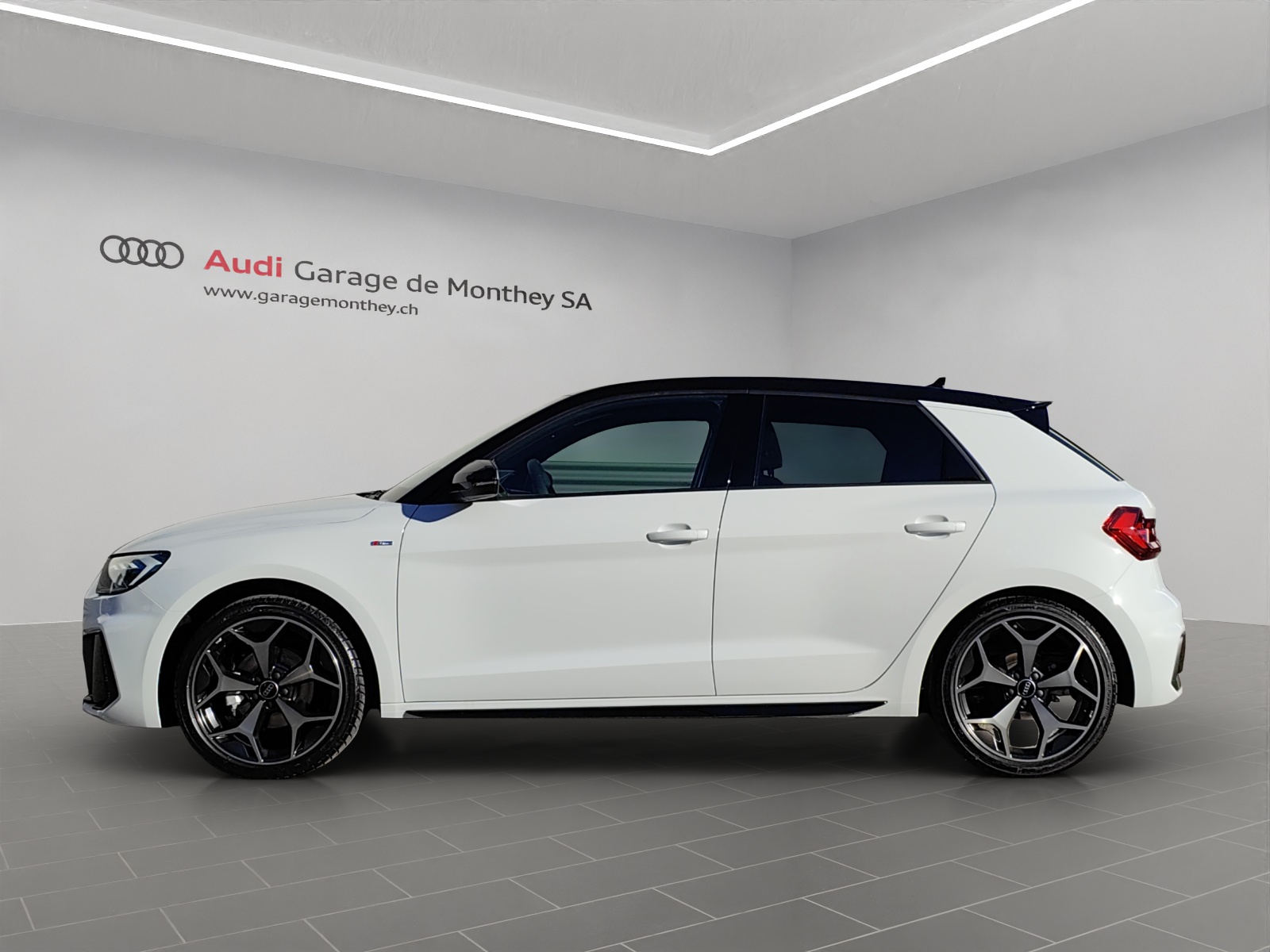 AUDI A1 Sportback 35 TFSI S Line S-tronic-image-1