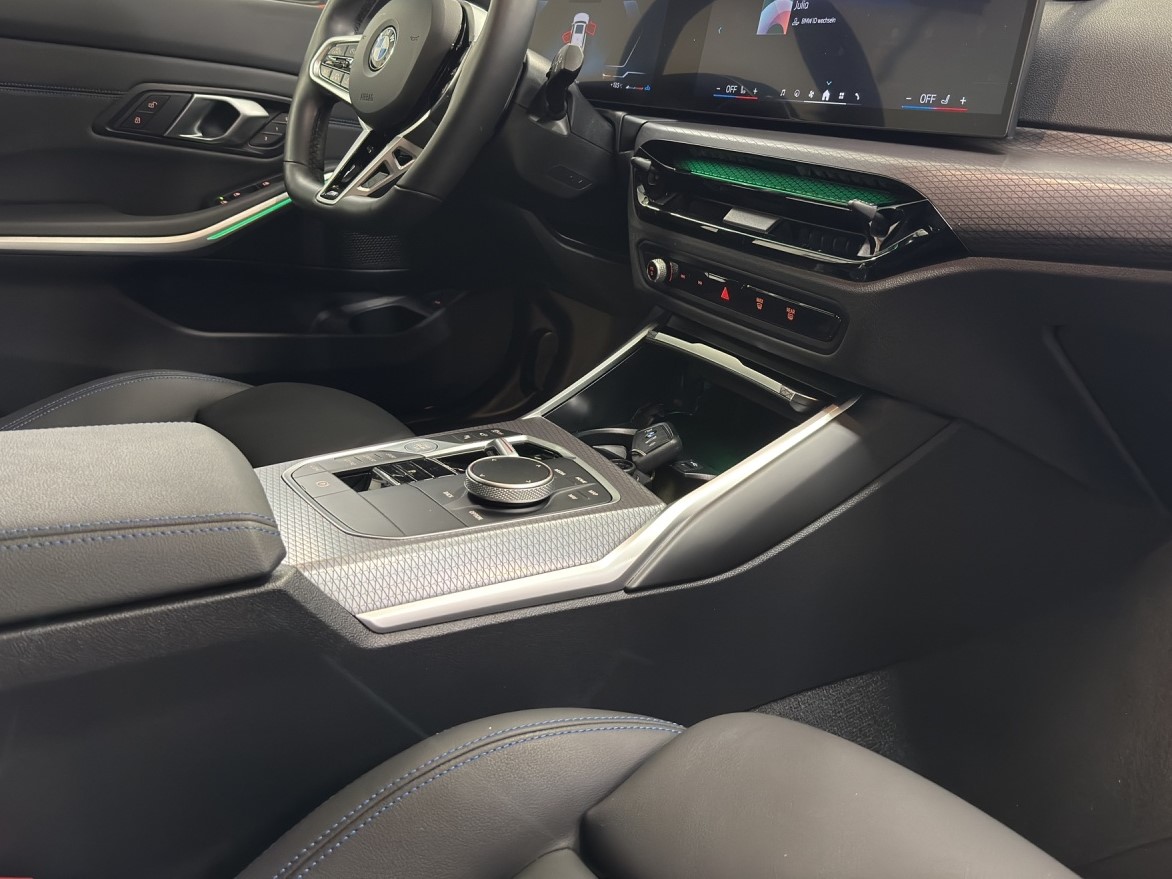 BMW 320d xDr 48V Tour M Sport-image-19