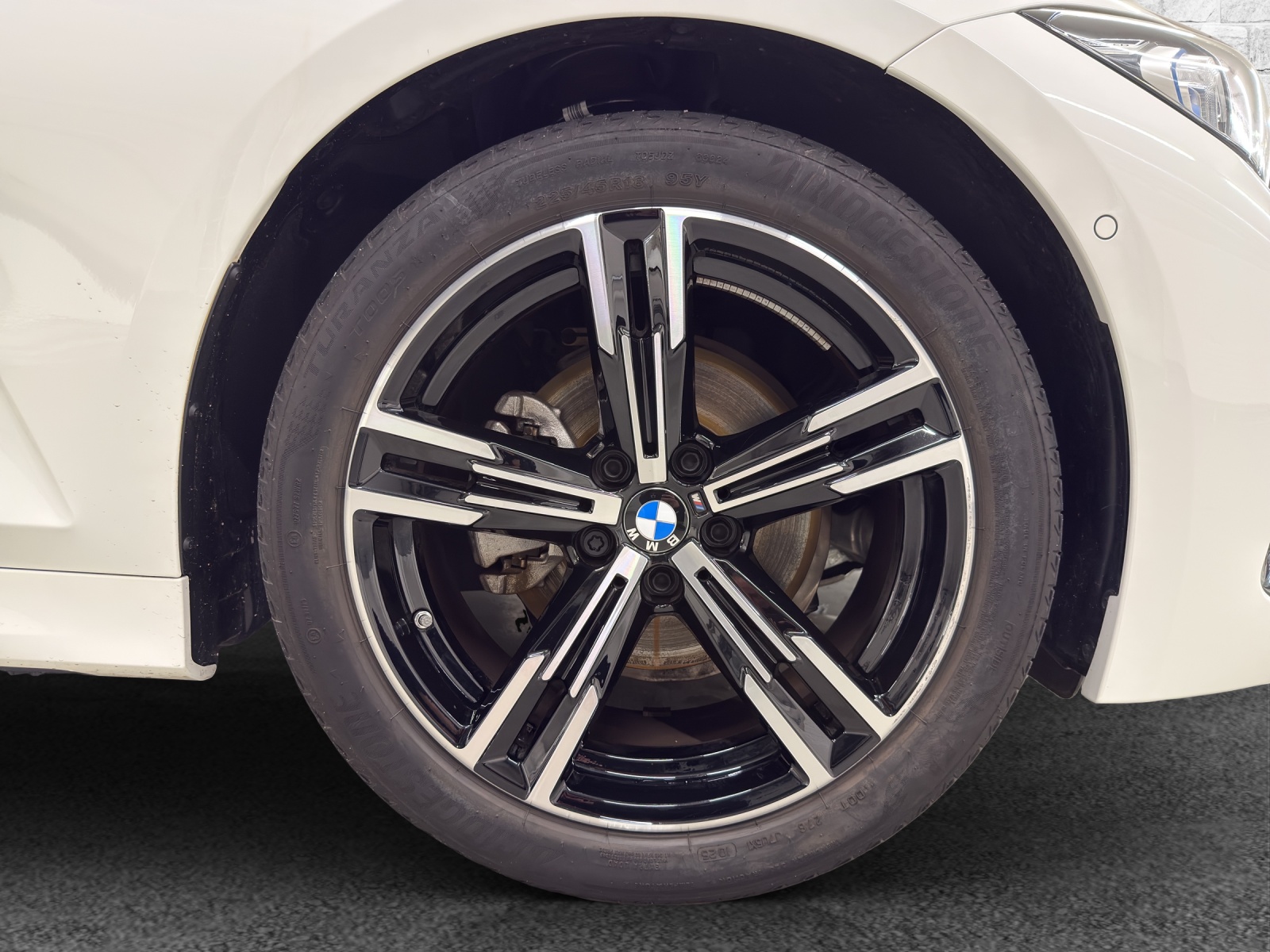 BMW 320d xDr 48V Tour M Sport-image-11