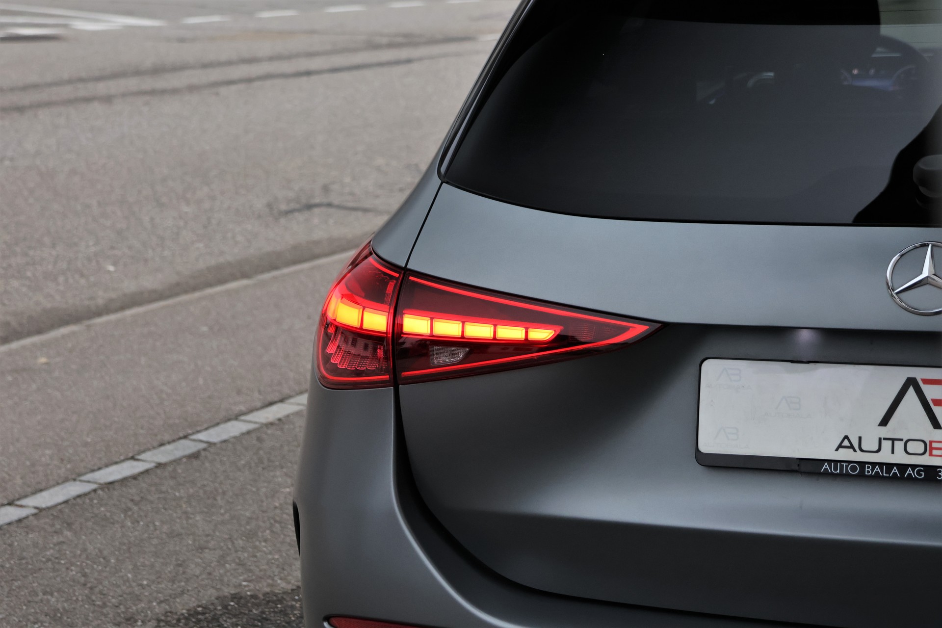 MERCEDES-BENZ C 220 d T 4Matic AMG Line (CH) "Greymatte"-image-4