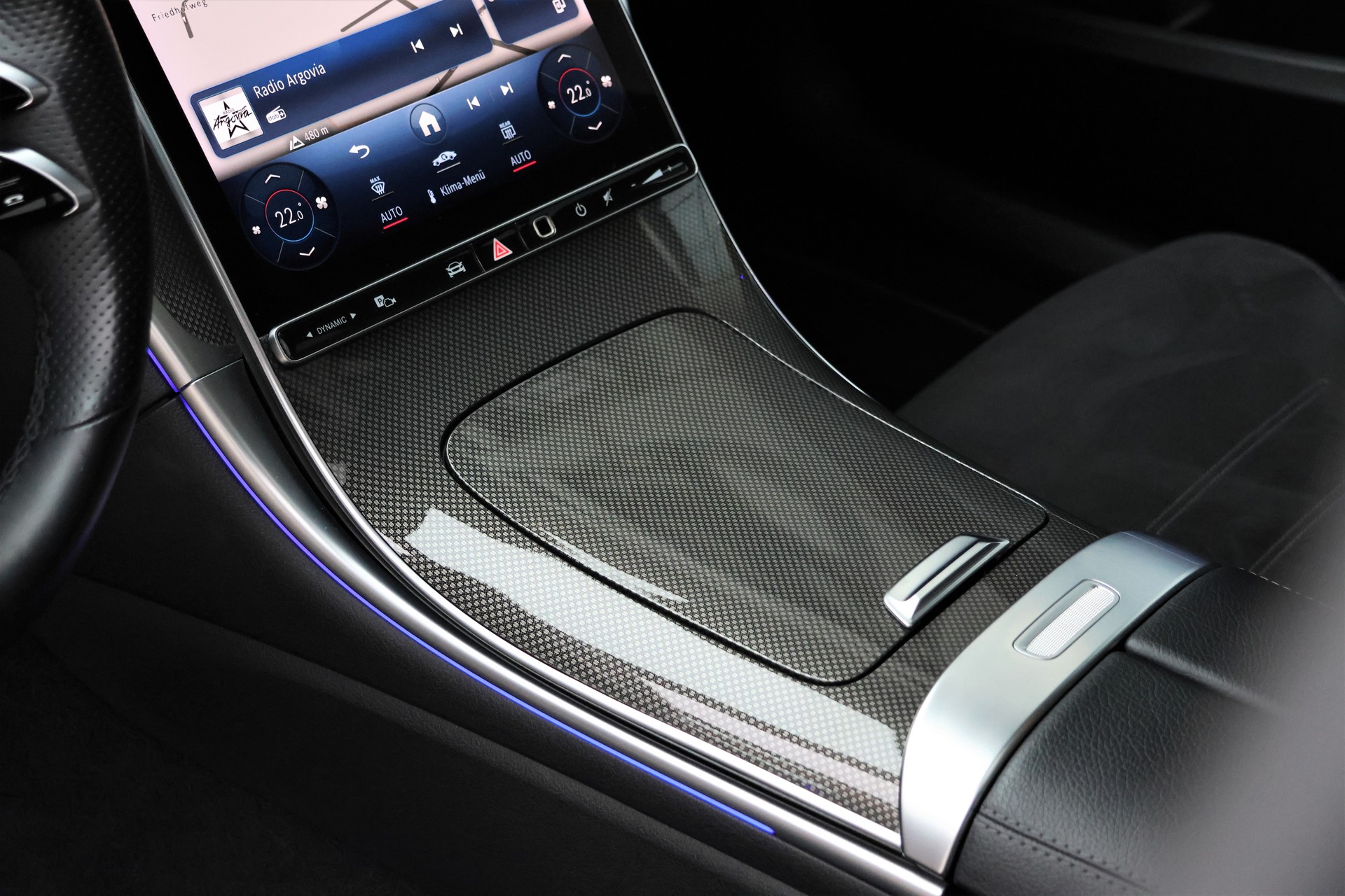 MERCEDES-BENZ C 220 d T 4Matic AMG Line (CH) "Greymatte"-image-9
