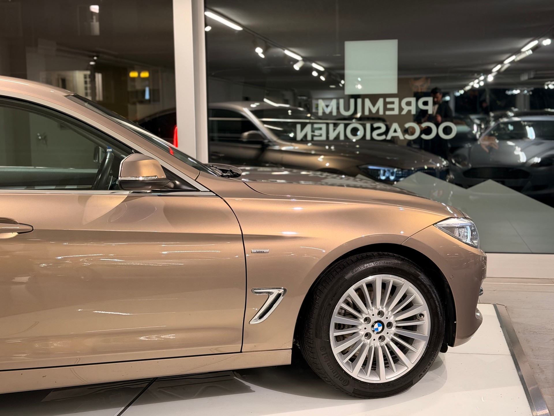 BMW 335i GT xDrive Luxury Line Steptronic-image-3