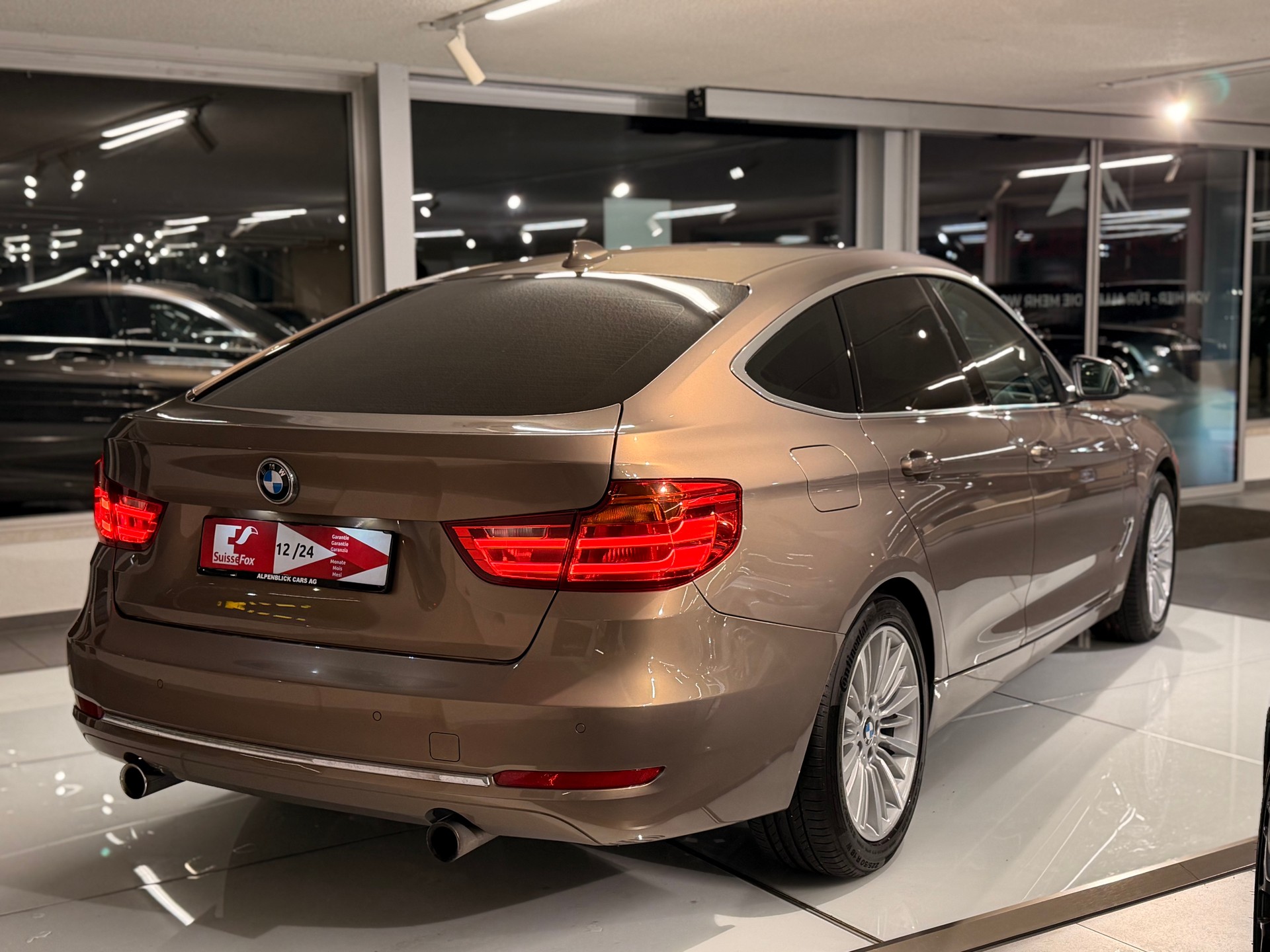 BMW 335i GT xDrive Luxury Line Steptronic-image-4