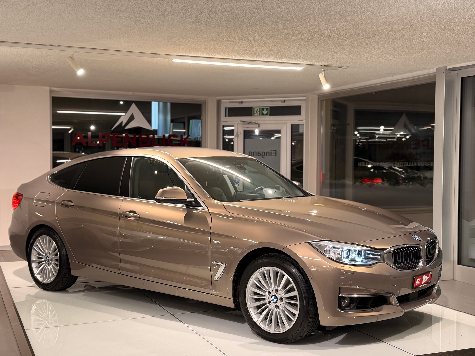 BMW 335i GT xDrive Luxury Line Steptronic-image-2