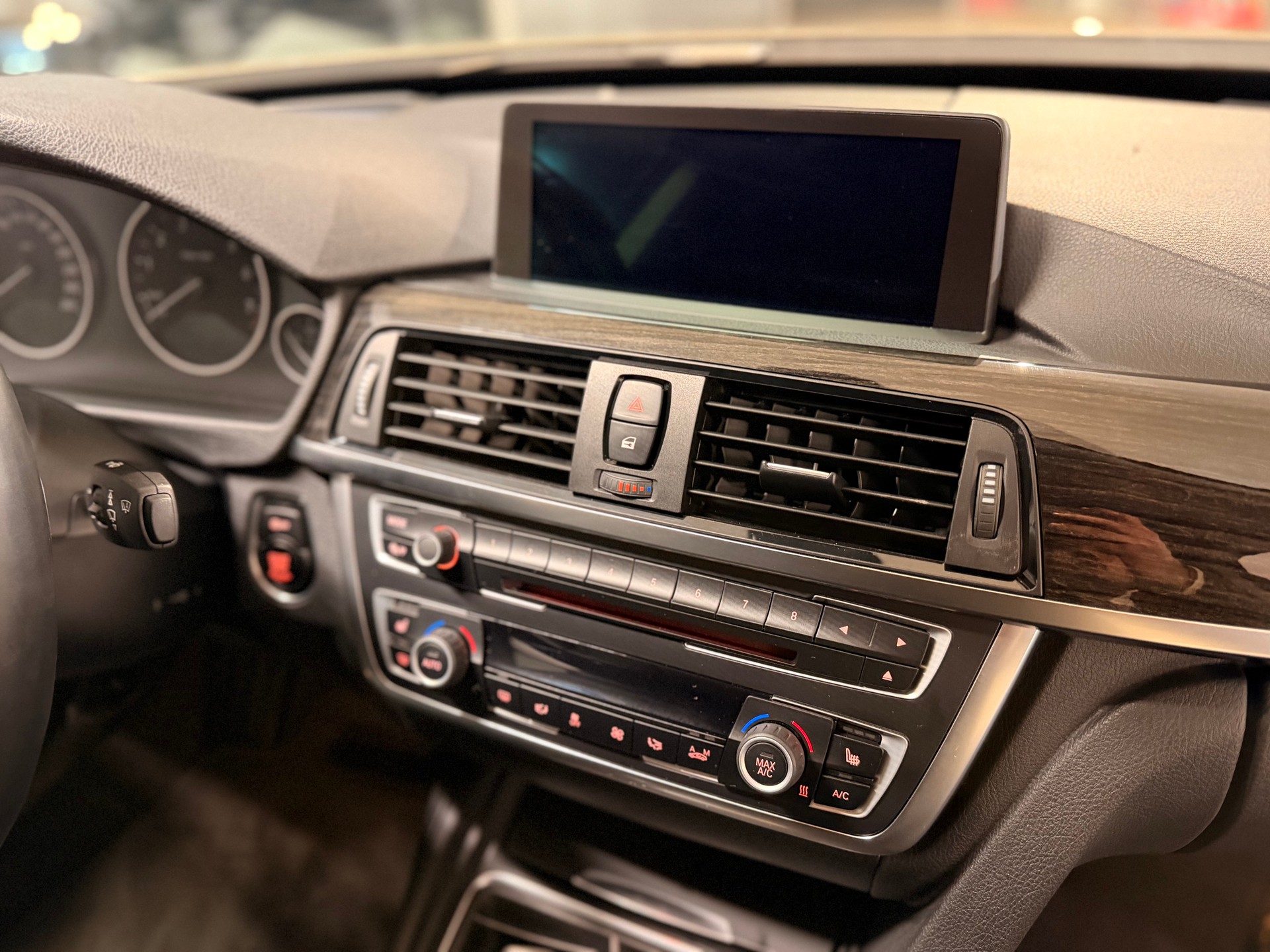 BMW 335i GT xDrive Luxury Line Steptronic-image-21