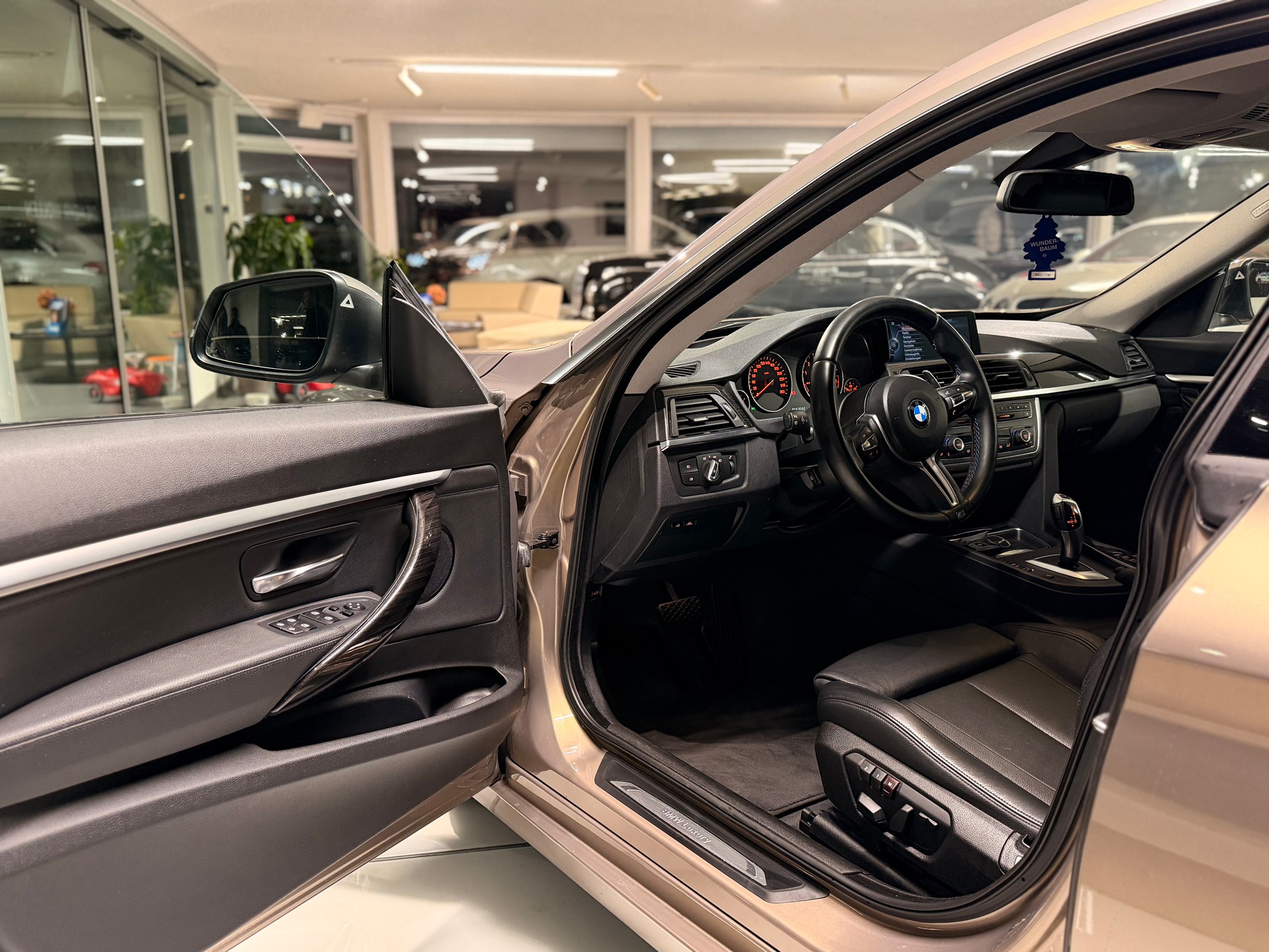 BMW 335i GT xDrive Luxury Line Steptronic-image-7