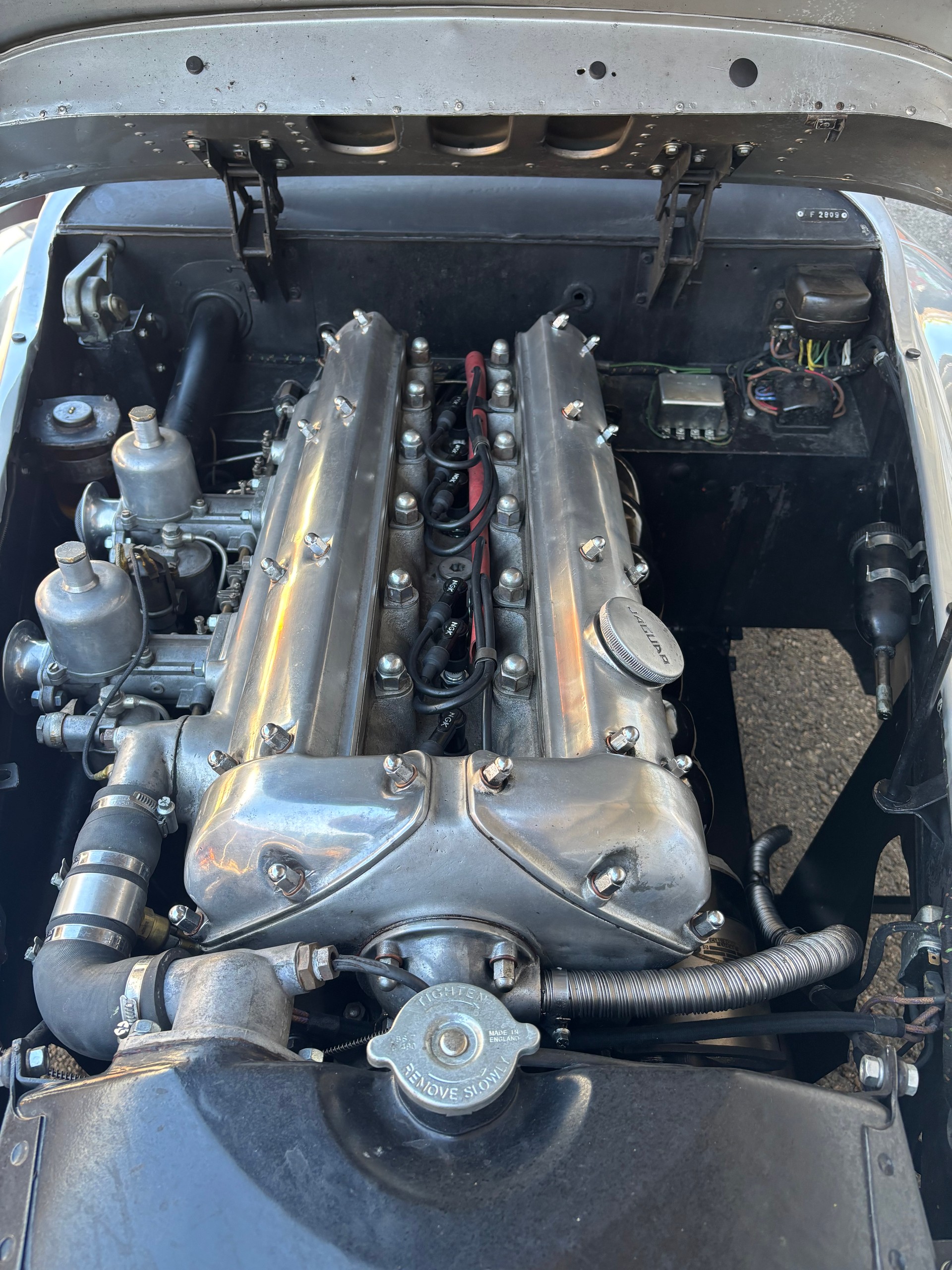 JAGUAR XK120 OTS Schweizer Auslieferung!-image-2