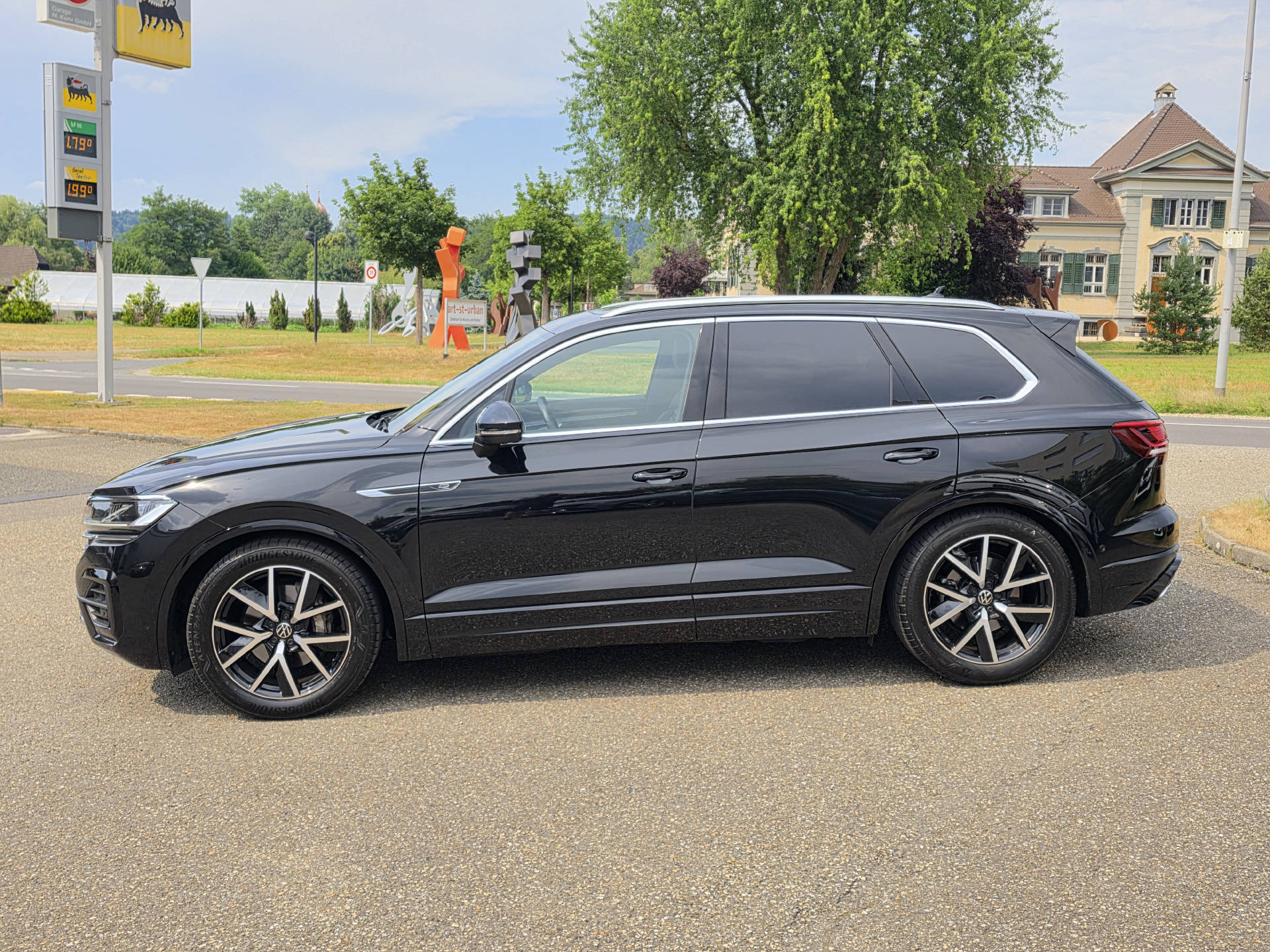 VW Touareg 3.0 V6 TDI 286 R-Line 75 Edition-image-2