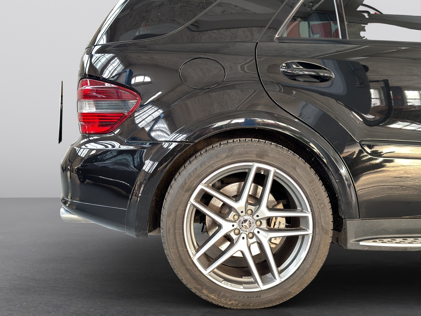 MERCEDES-BENZ ML 63 AMG 4Matic 7G-Tronic-image-28