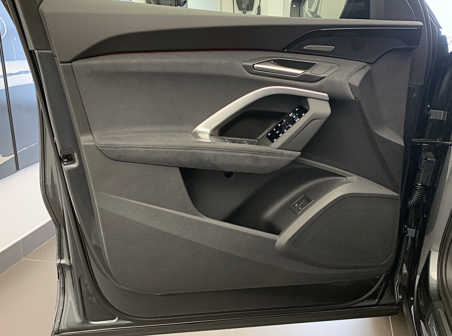 AUDI Q5 e-hybrid quattro 270 kW S-tronic-image-3