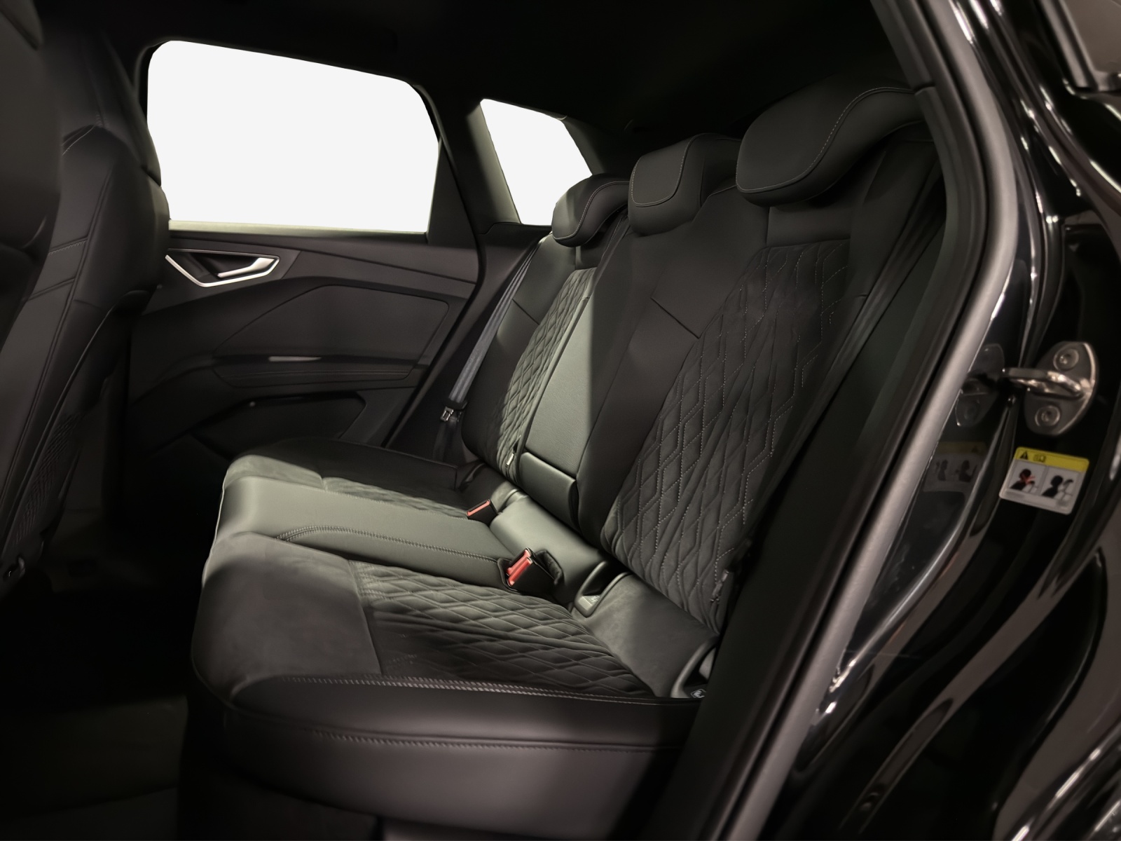 AUDI Q4 e-tron 45 Attraction quattro-image-11