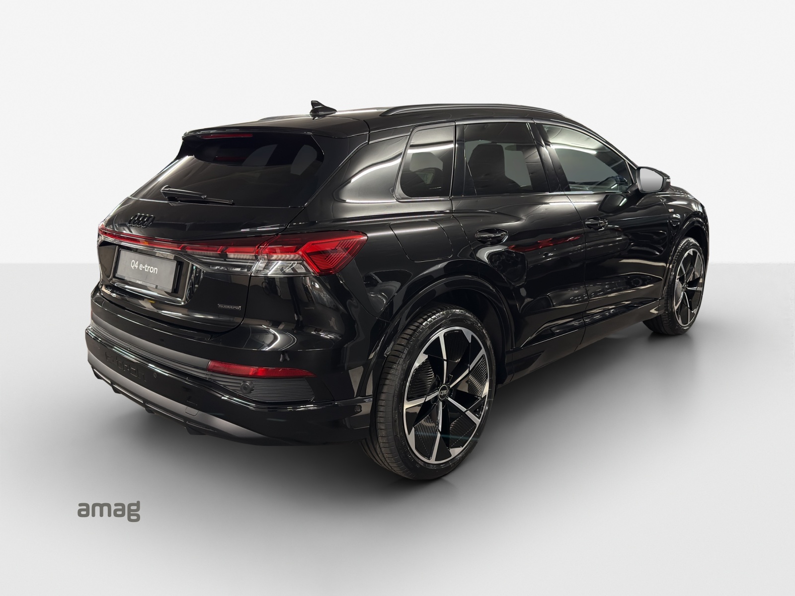 AUDI Q4 e-tron 45 Attraction quattro-image-4
