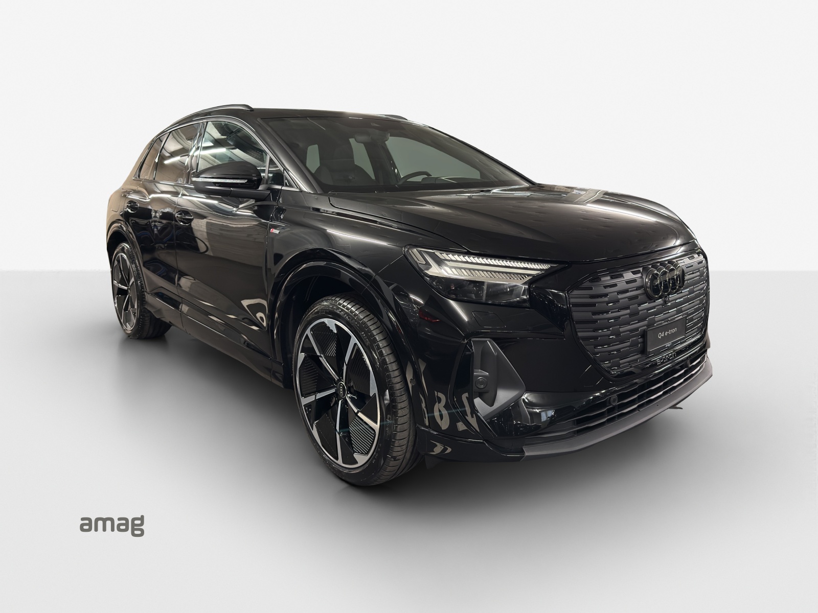 AUDI Q4 e-tron 45 Attraction quattro-image-5
