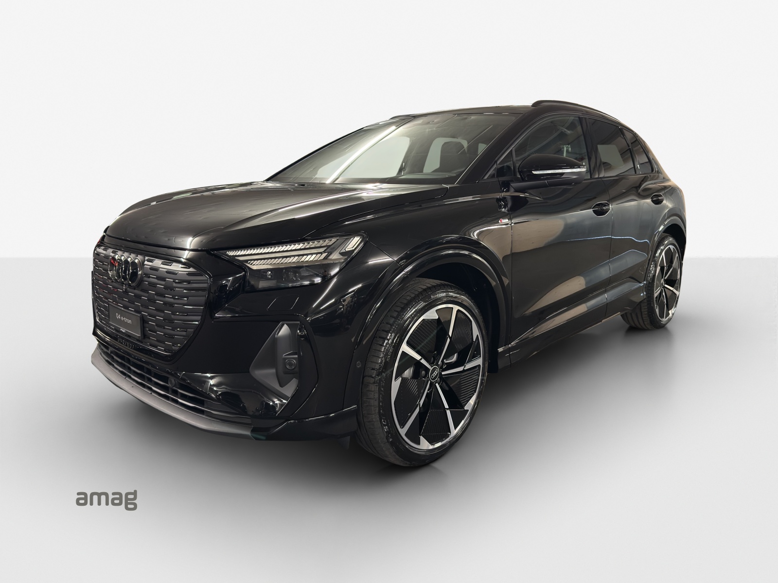 AUDI Q4 e-tron 45 Attraction quattro-image-0