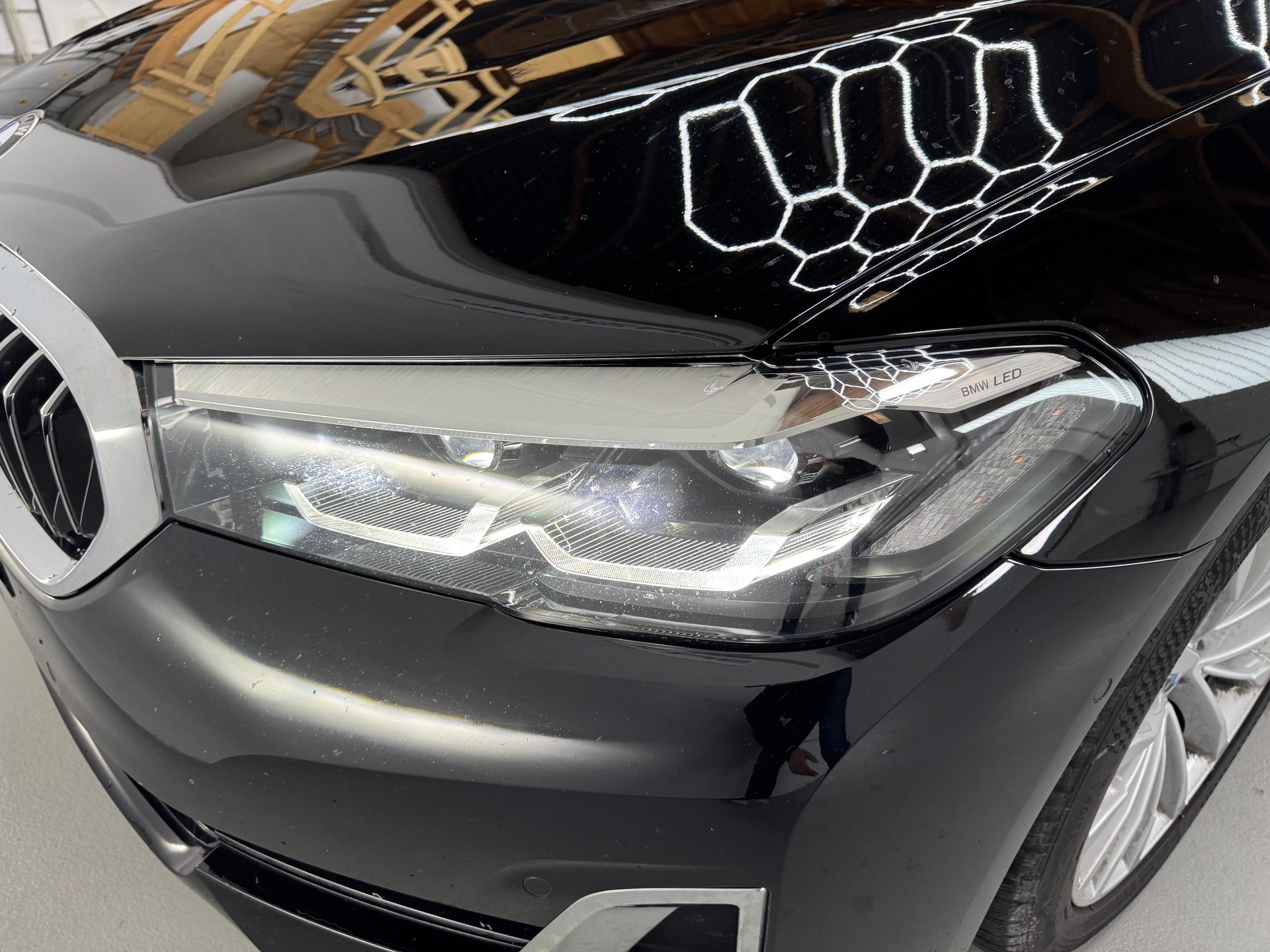 BMW 530d xDrive 48V Luxury Line Steptronic-image-7