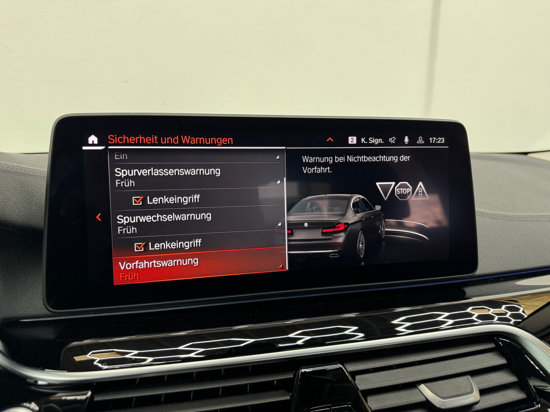 BMW 530d xDrive 48V Luxury Line Steptronic-image-21