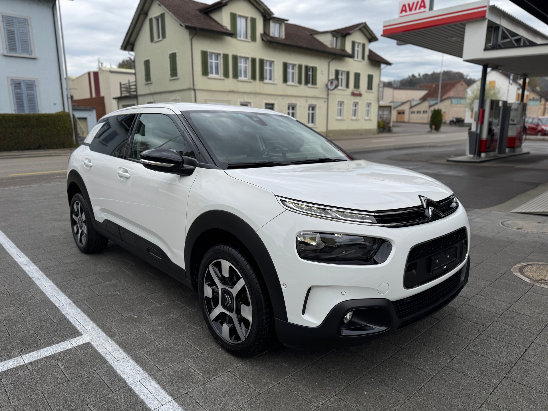 CITROEN C4 Cactus 1.2 Pure Tech Shine EAT6-image-7