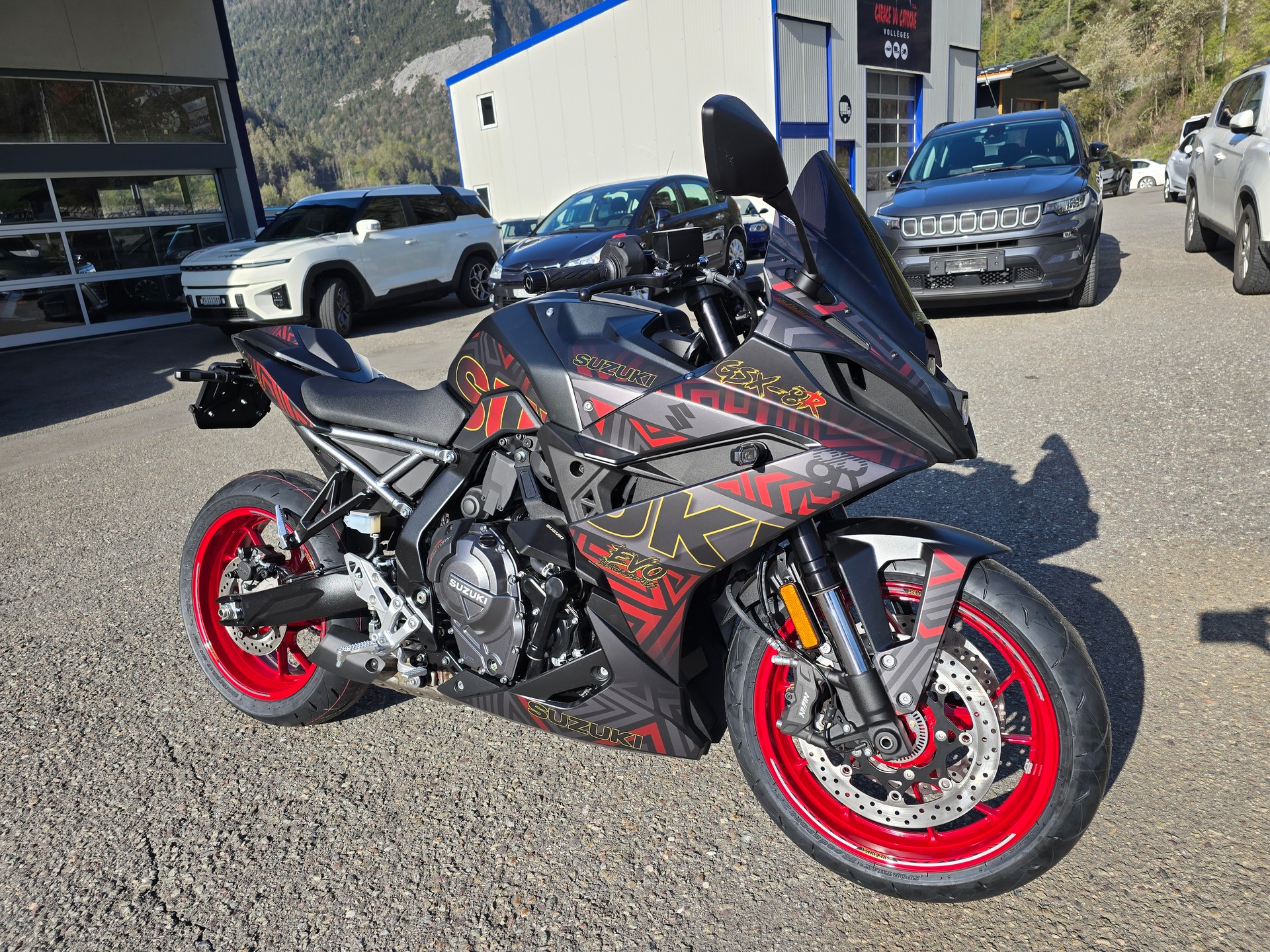 SUZUKI GSX 8 R EVO (35kW) Spécial Swiss-image-1