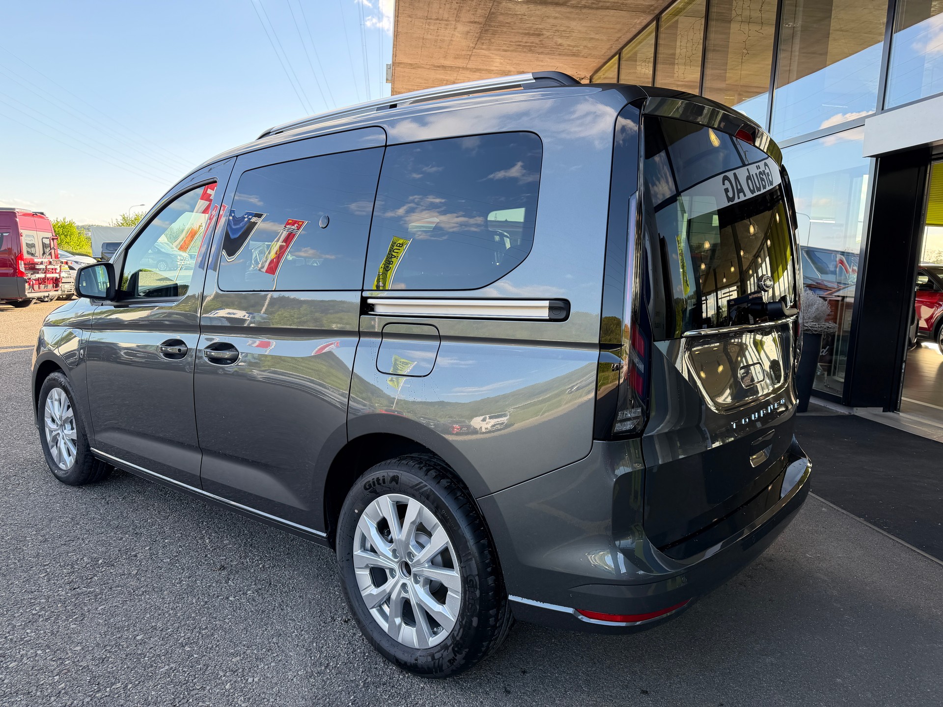 FORD Tourneo Connect 1.5 PHEV Titanium Automat-image-4