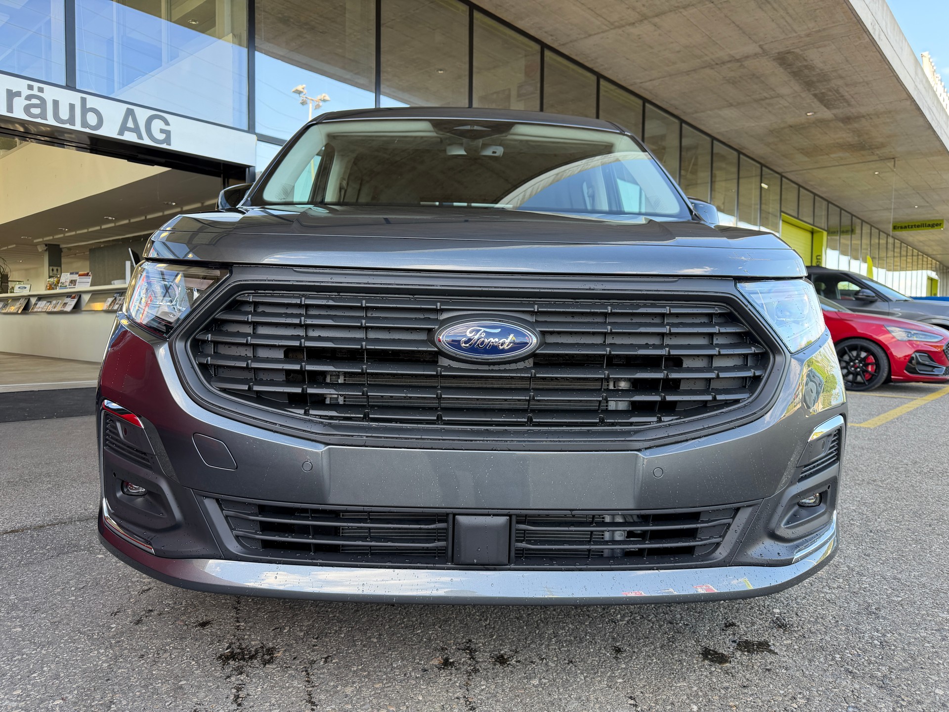 FORD Tourneo Connect 1.5 PHEV Titanium Automat-image-1
