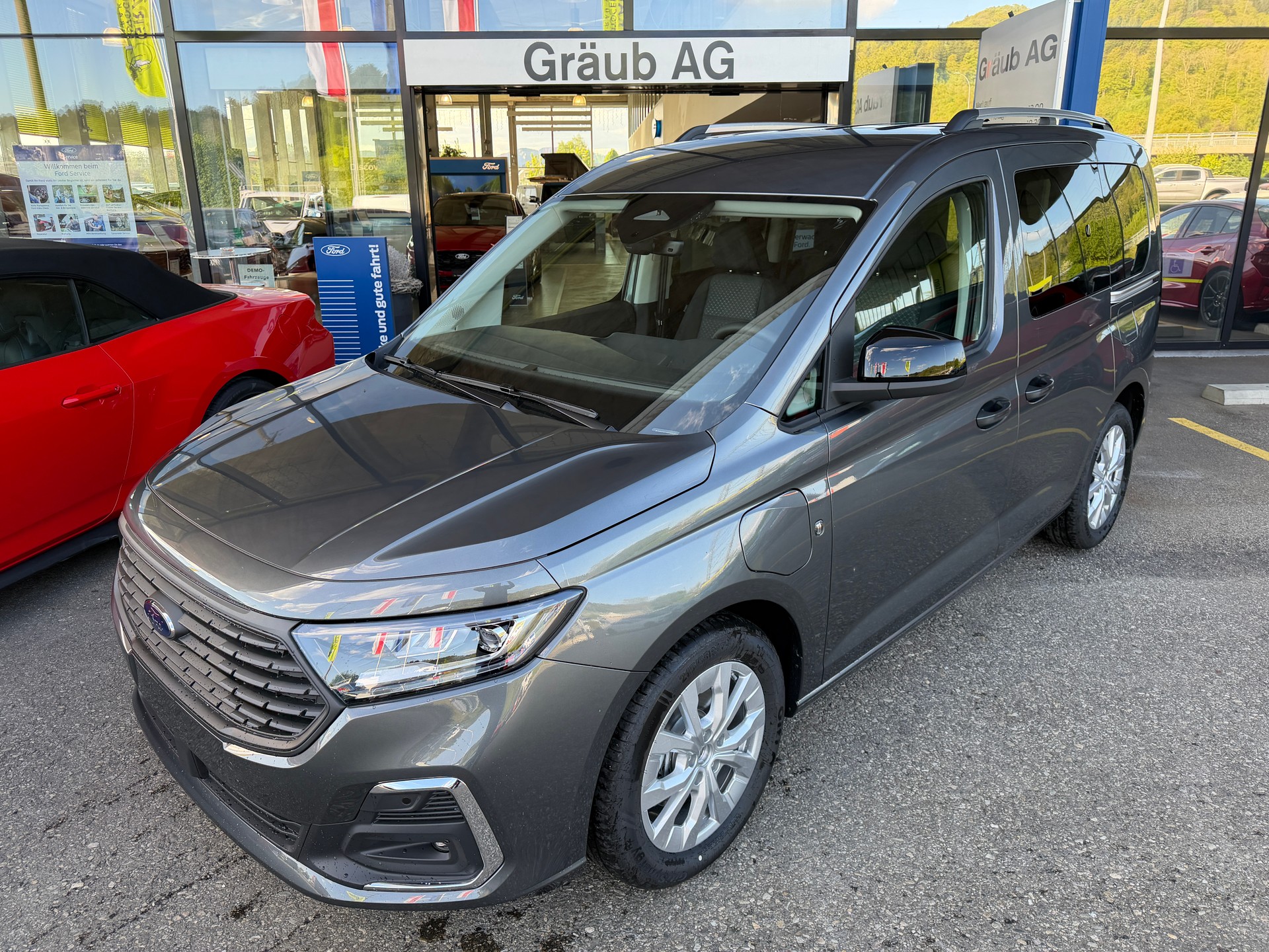 FORD Tourneo Connect 1.5 PHEV Titanium Automat-image-2